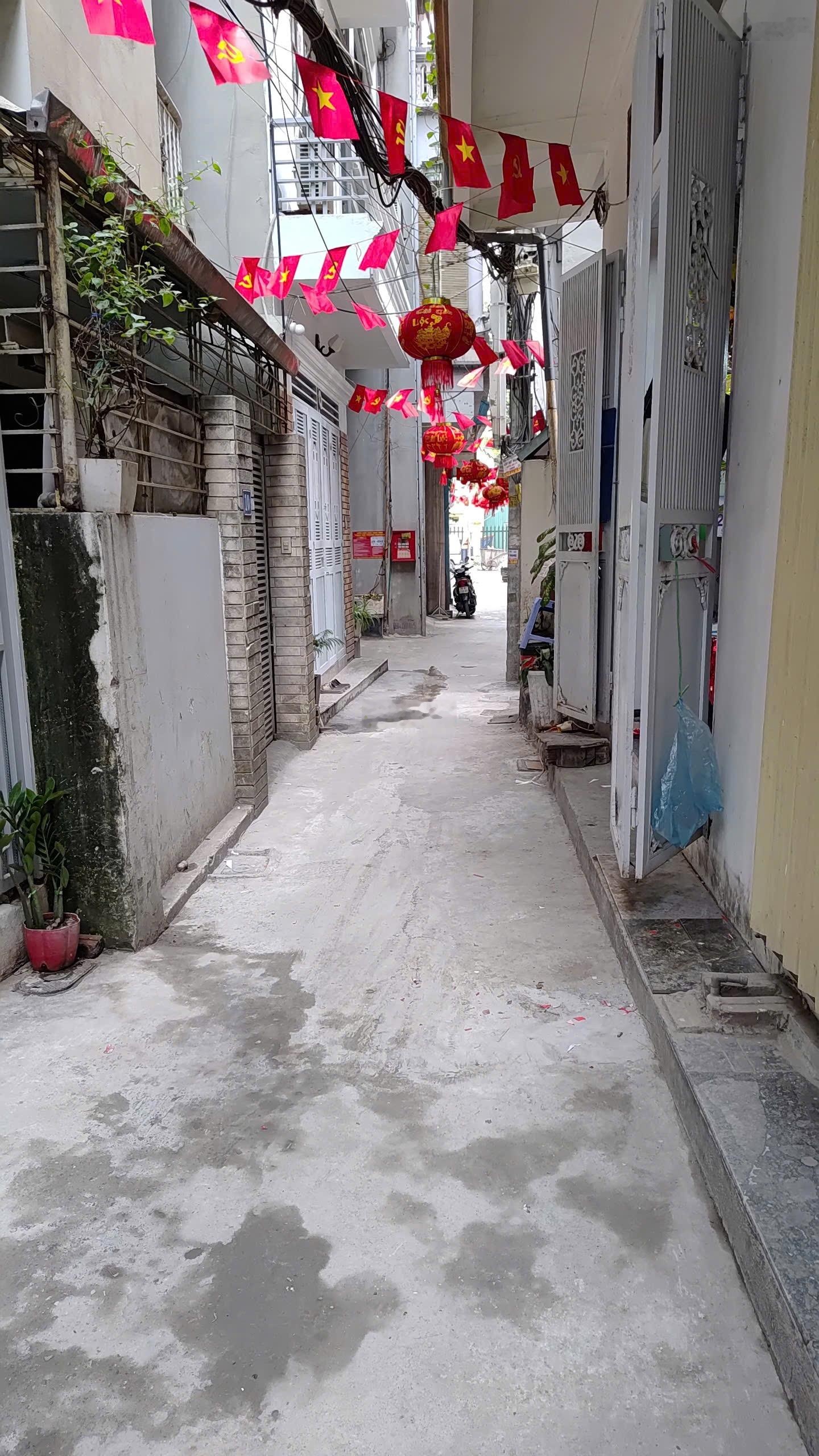 Bán nhà 5 tầng chợ văn điển 38m giá 6,9 tỷ