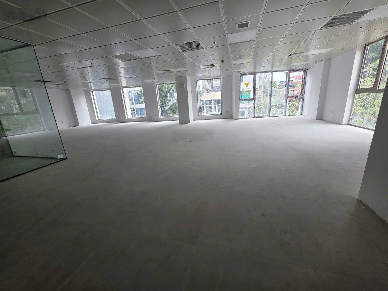 Cho thuê mặt bằng văn phòng 7 tầng kinh doanh cafe - mặt phố Nguyễn Biểu