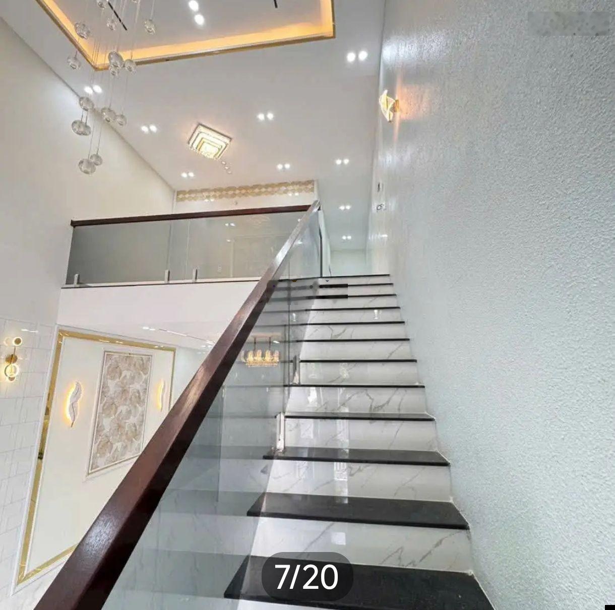 1. Nhà DT: 5 x 20m - giá: 5x tỷ - 2 Tầng - diện tích lớn, nở hậu, Hồ Học Lãm