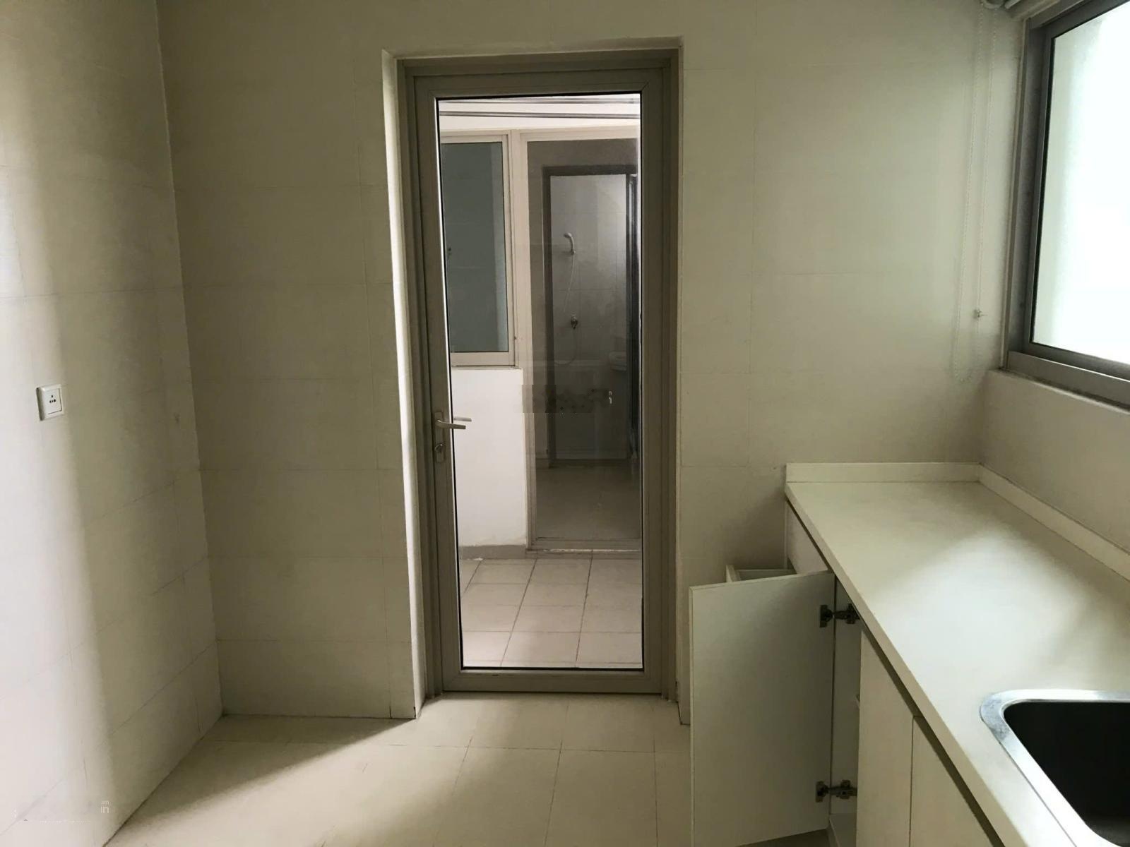 View hồ bơi đỉnh nhất The Vista tươi xanh, thoáng mats