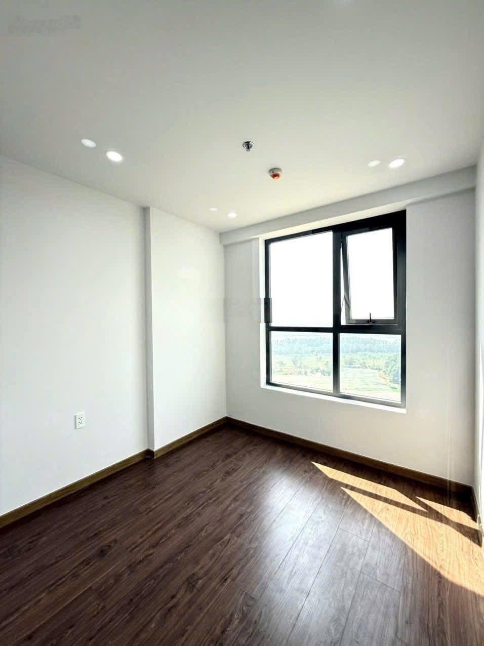 Cần bán căn hộ Bcons Topaz 2PN - 2WC, giá 2.3 tỷ - không phát sinh chi phí khác. LH 0358851551