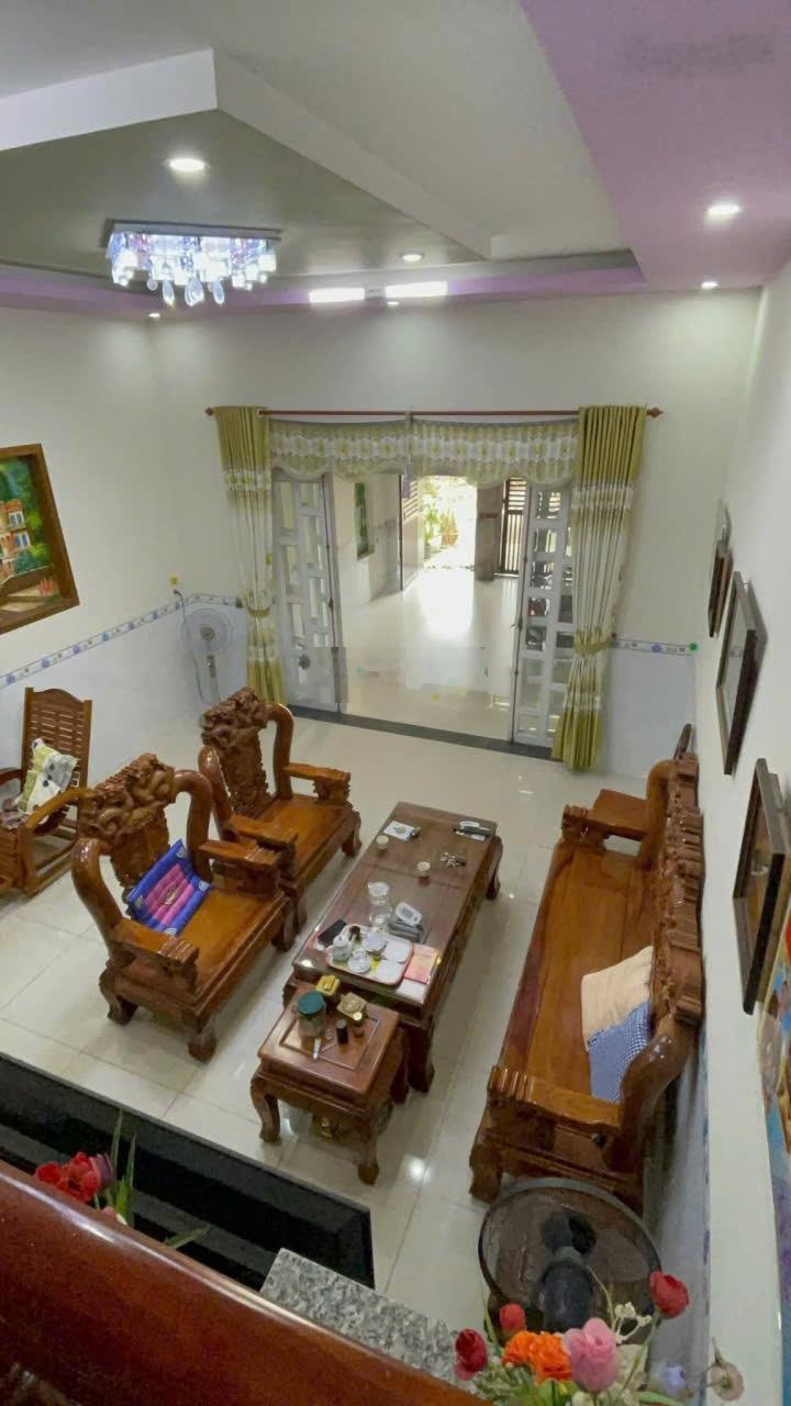 Bán Nhà Phố 2 tầng Full nội thất TT Phú Mỹ