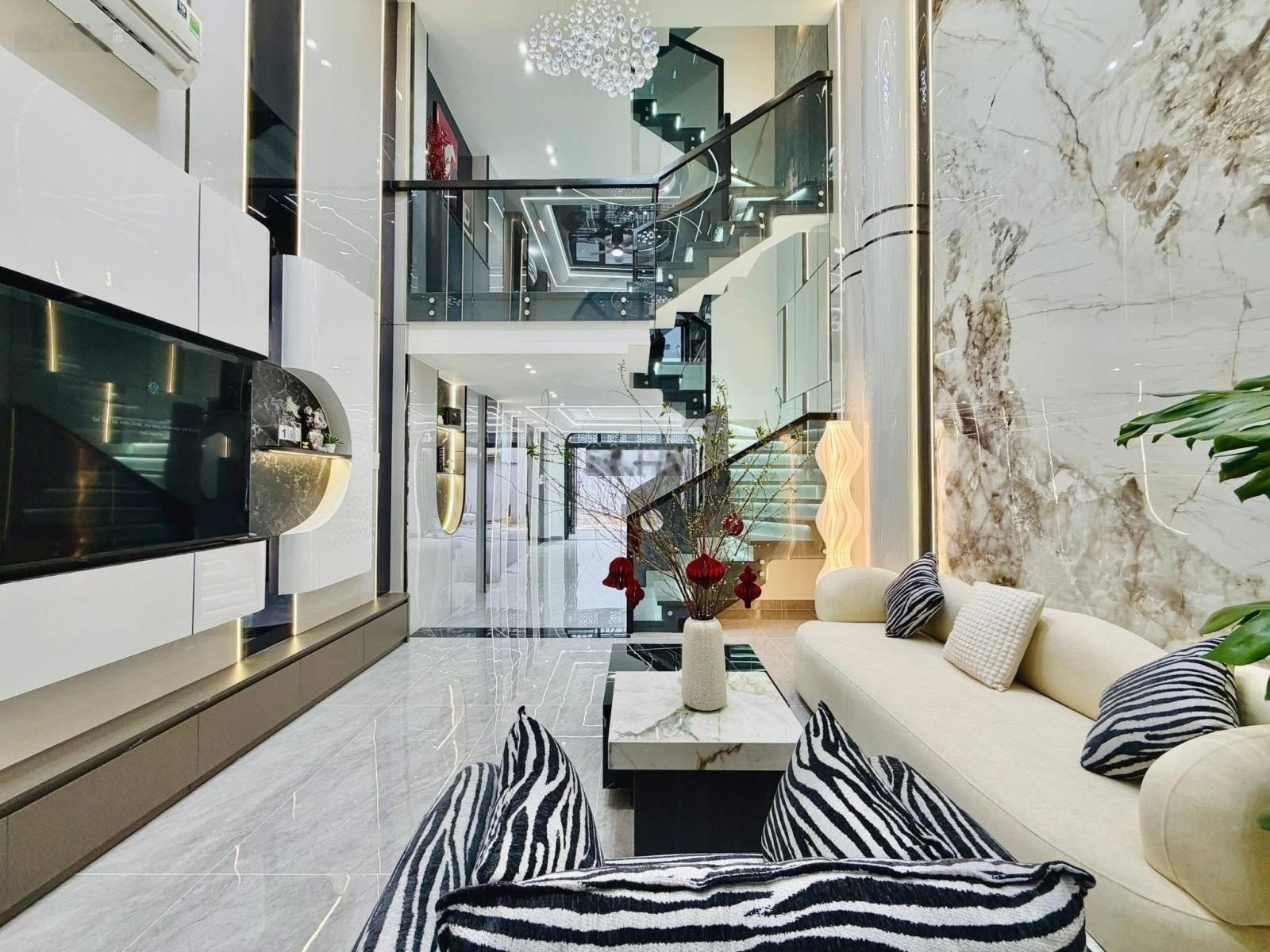 8.6 tỷ - nhà mới 5 tầng full nội thất - Quang Trung - P14 - GV