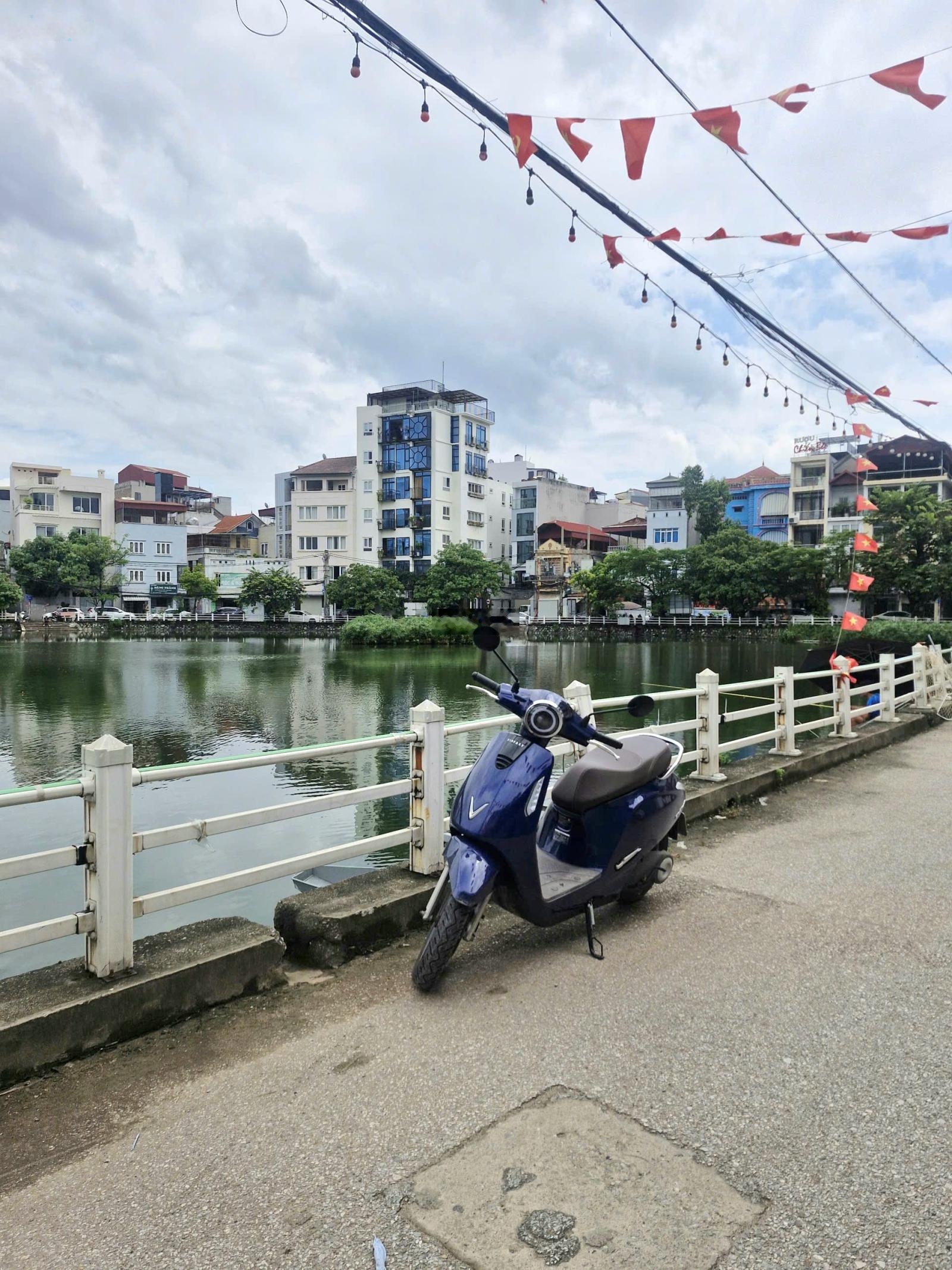 Bán đất Bồ Đề, Hồng Tiến, 175m2, MT 6m, giá 42.5 tỷ, ô tô view Hồ nhà vườn đẳng cấp hưởng thụ