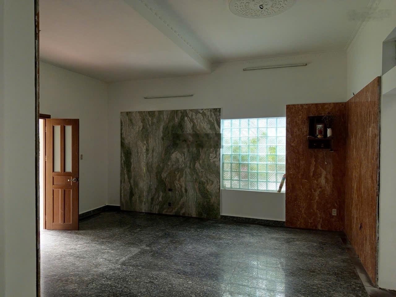 Bán nhà góc mặt tiền đường Nguyễn Duy Trinh, P. Bình Trưng Đông, Quận 2, DT 395m2, 105 tỷ