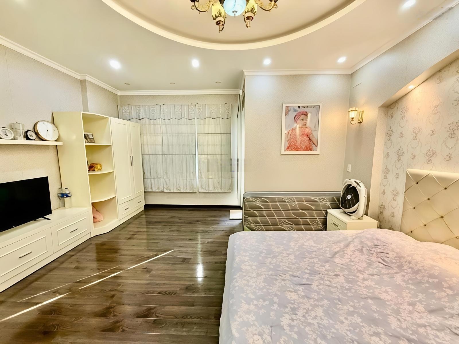 Bán nhà hẻm ôtô khu phân lô dân trí cao, nhà SHR vuông đẹp, ngang hơn 5m rất thoáng, 4Tầng 4PN 5WC