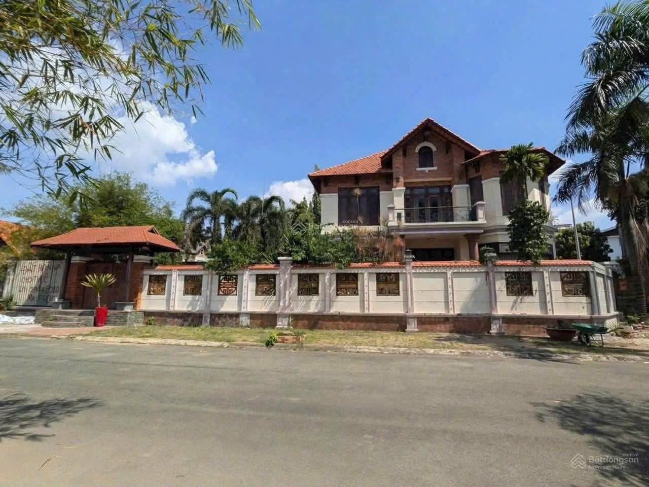 Siêu biệt thự 3 mặt tiền Đường 34 (phố villa) Q. 2, DT: 20 x 30m, đối diện Landmark 81