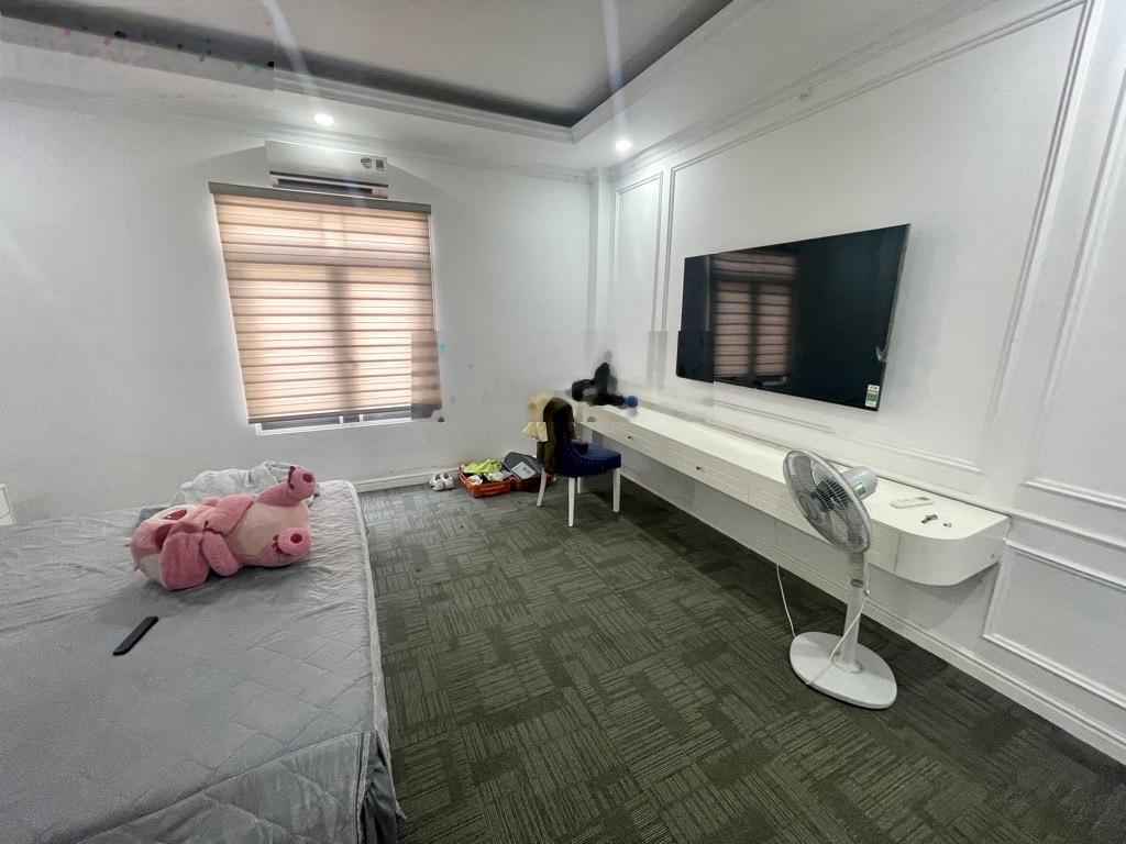 Giảm 3 tỷ trước tết Khu Vip Nguyễn Ảnh Thủ, 9,7 tỷ, 135m2, 6PN Tháng Máy Sân đậu Ô Tô, Đường 12m