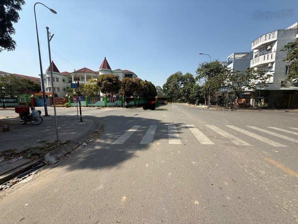 Bán lô đất ngay chợ đầu Mối Thủ Đức, cầu Gò Dưa Phường Tam Bình DT 140m2 giá 8tỷ290tr. SHR.