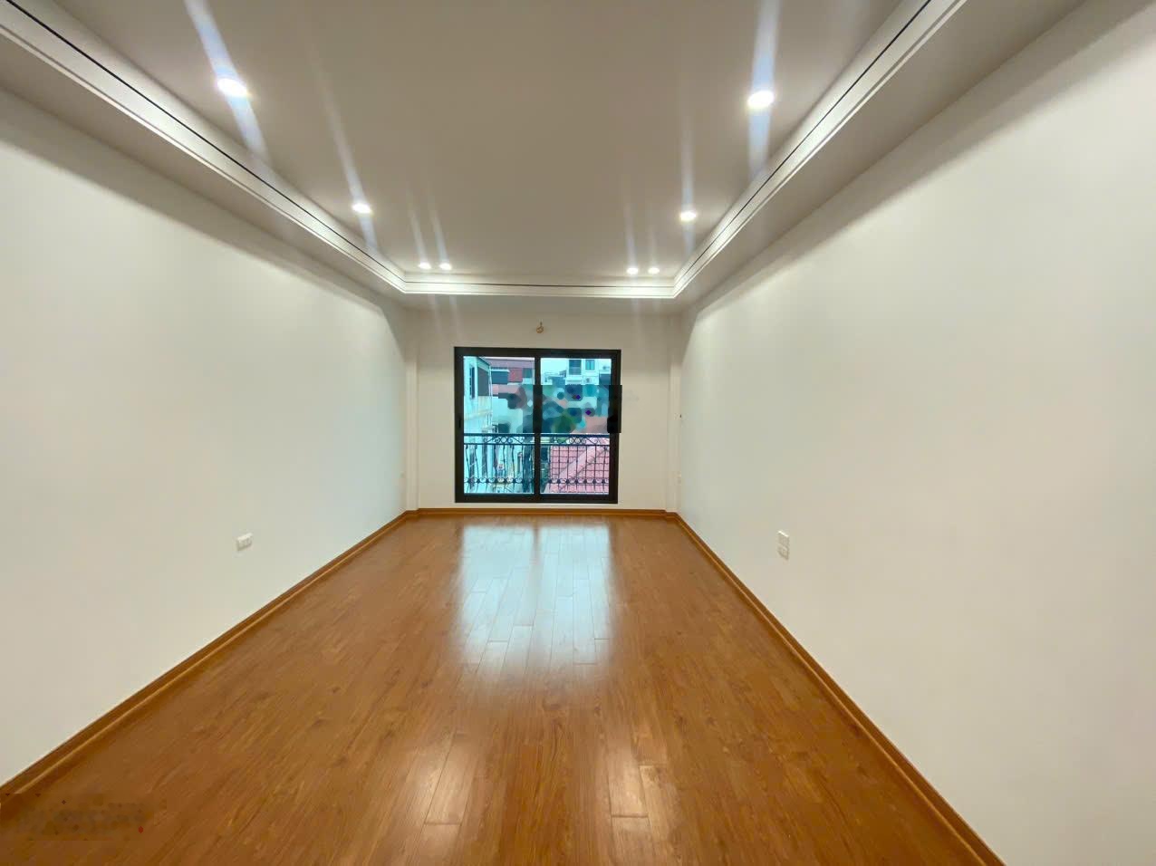 Cực hiếm!!Nhà đẹp oto vào Đỗ Nhuận Bắc Từ Liêm 52m2x6T gần phố, gần CV Hòa Bình