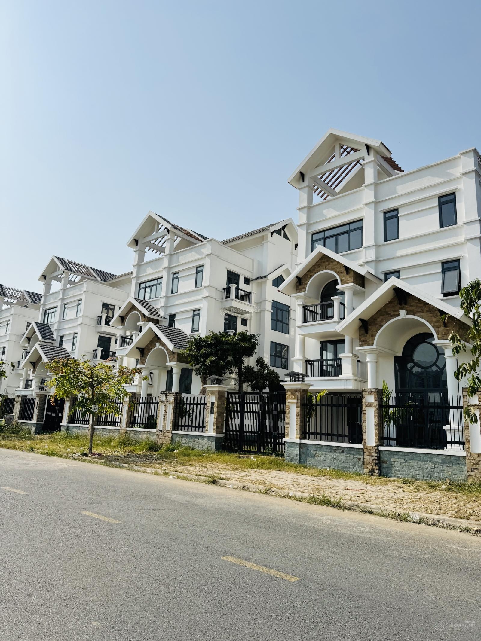 Biệt thự gần ubnd quận 2 cũ, sát ubnd tp thủ đức, vista verde, sông sài gòn , sala, thủ thiêm