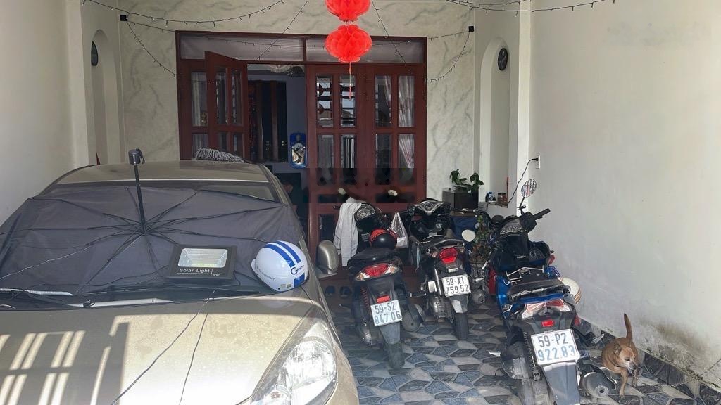 Bán nhà 70 m2 mặt tiền đường 102