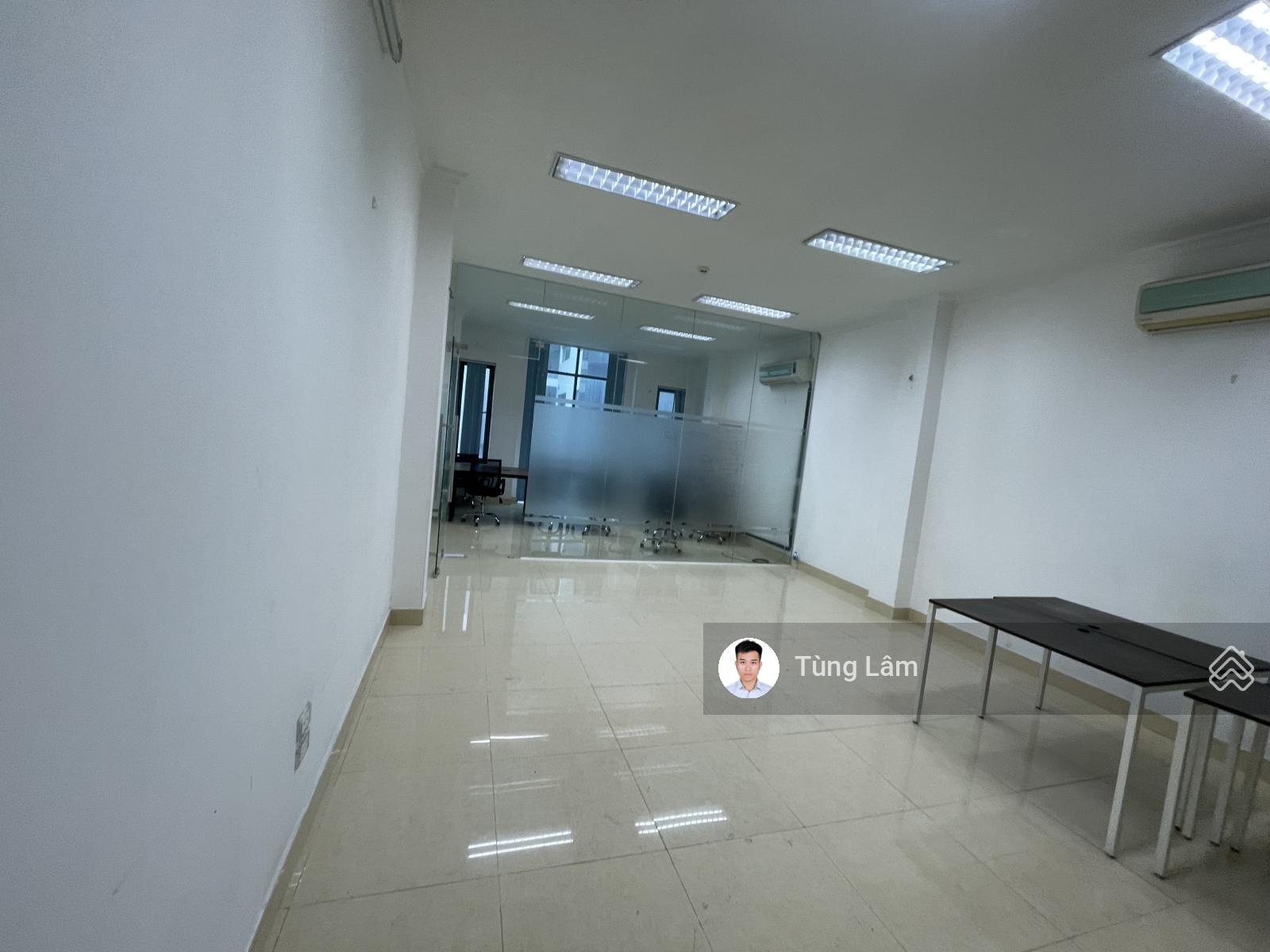 Bán tòa nhà văn phòng Vũ Phạm Hàm, thông sàn, ô tô đỗ cửa, 75m2*9T, DT 1.5 tỷ/năm