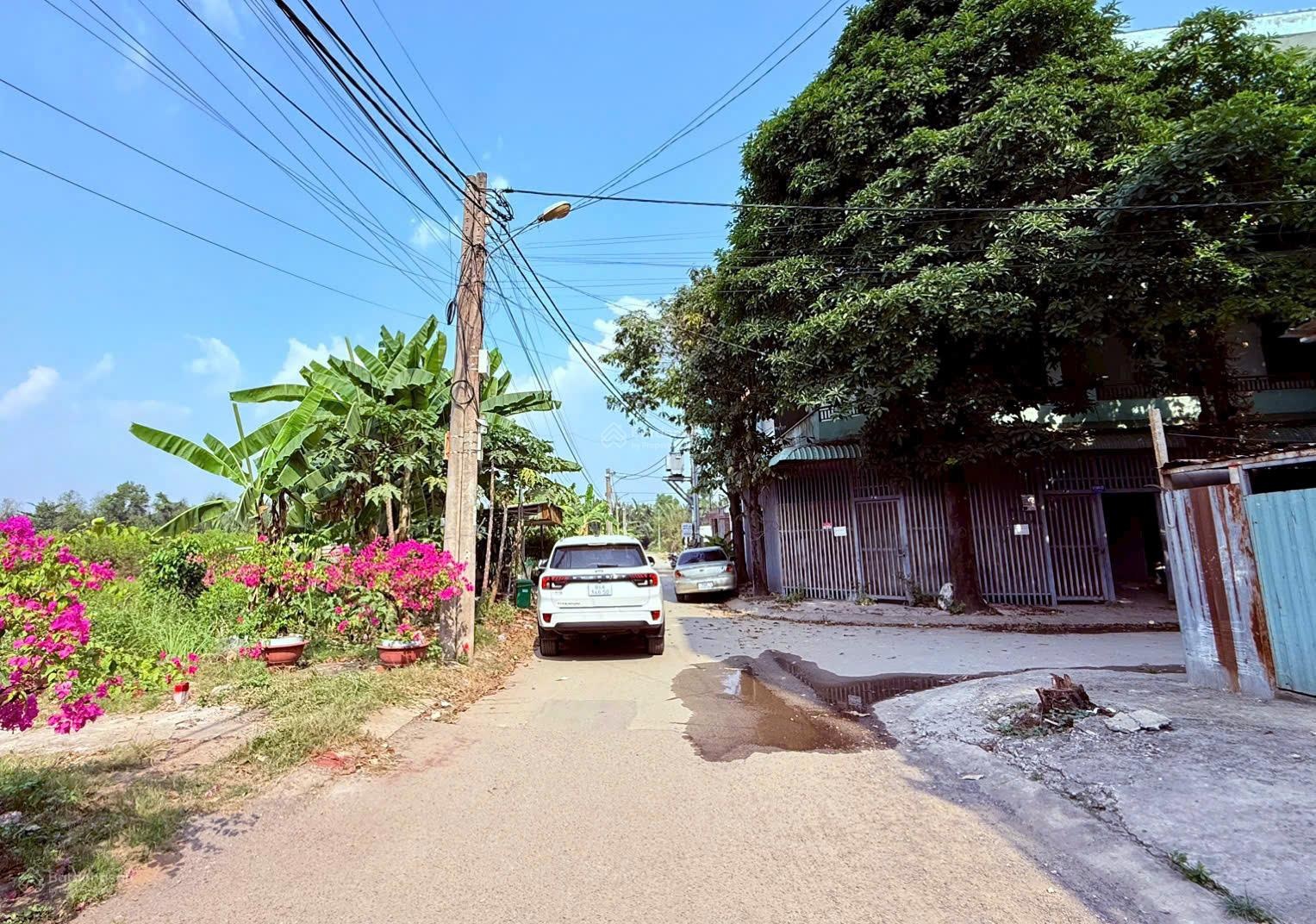 Cần bán gấp đất có thể tách 7 lô ngang 31m hẻm xe hơi đường Gò Cát, Phú Hữu, DT 644m2/28 tỷ TL