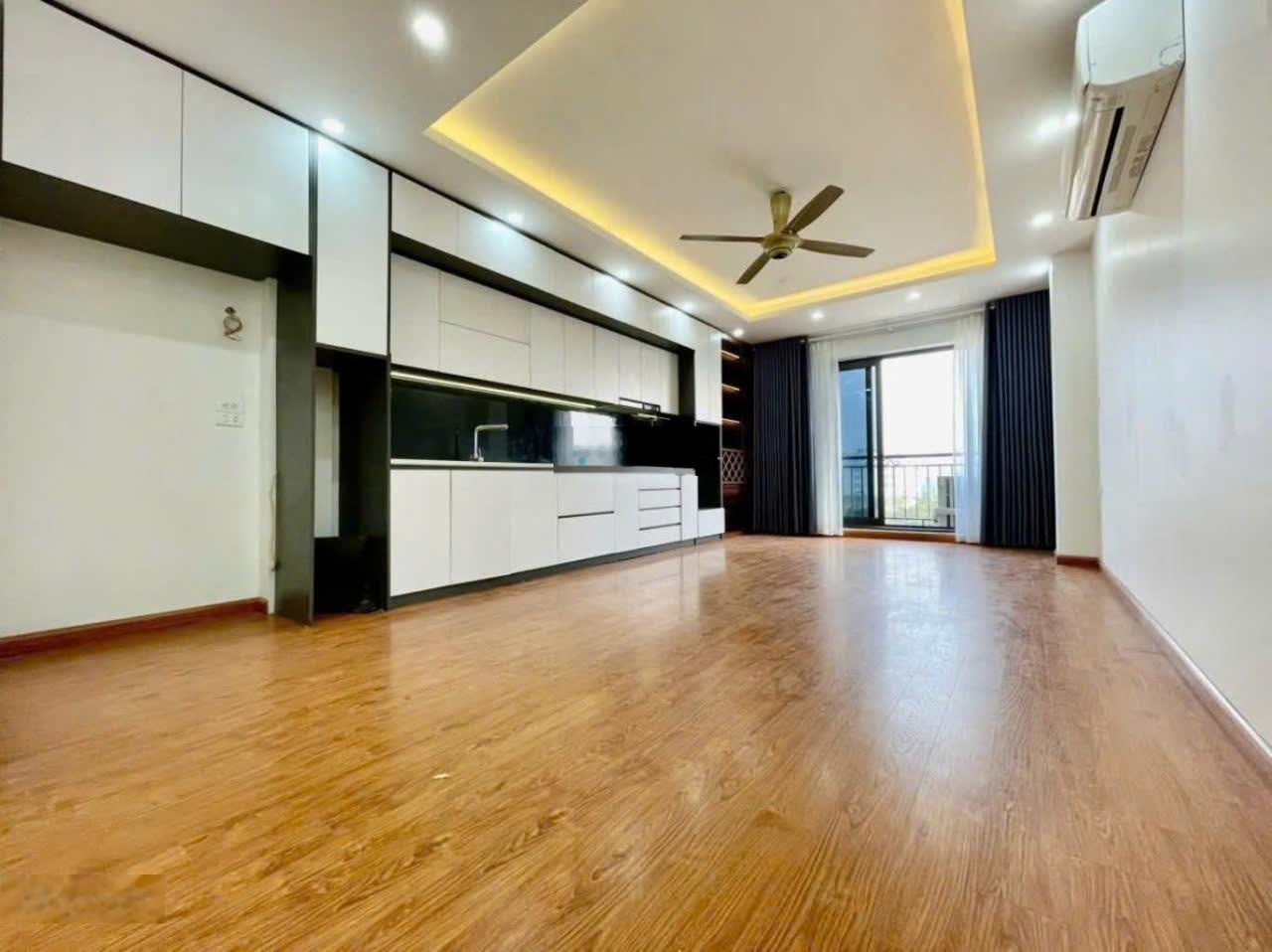 Bán nhà riêng tại Phạm Văn Đồng 45m2, phân lô, ô tô, nội thất chủ tặng, nhỉnh 9 tỷ