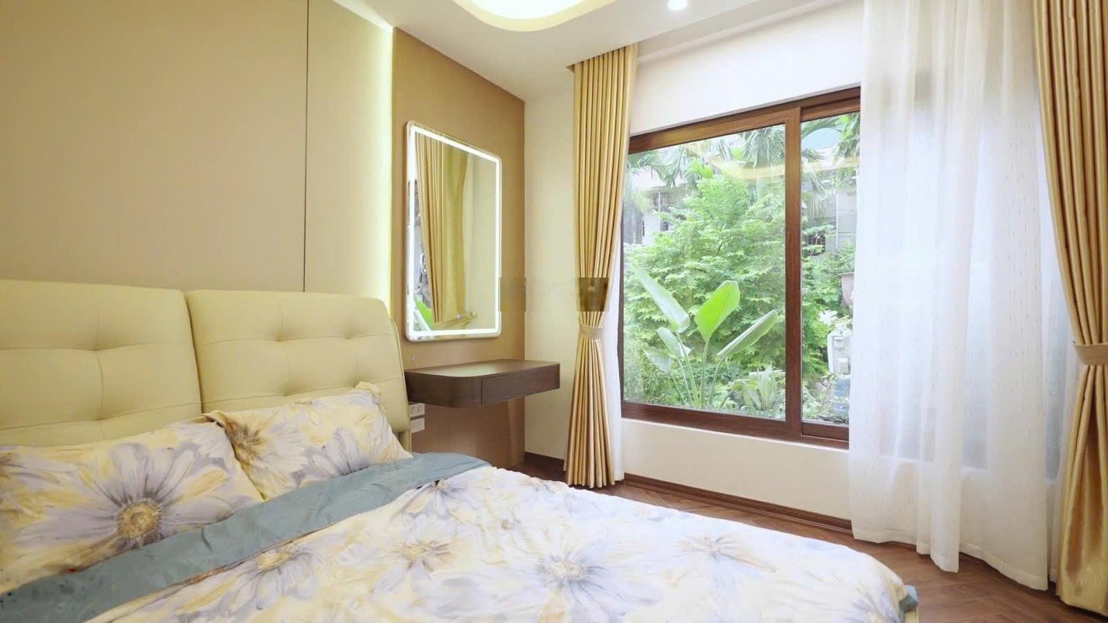 Bán nhà phố trần duy hưng 50m2 5 tầng thang máy, mt 11m. chỉ hơn 12 tỷ