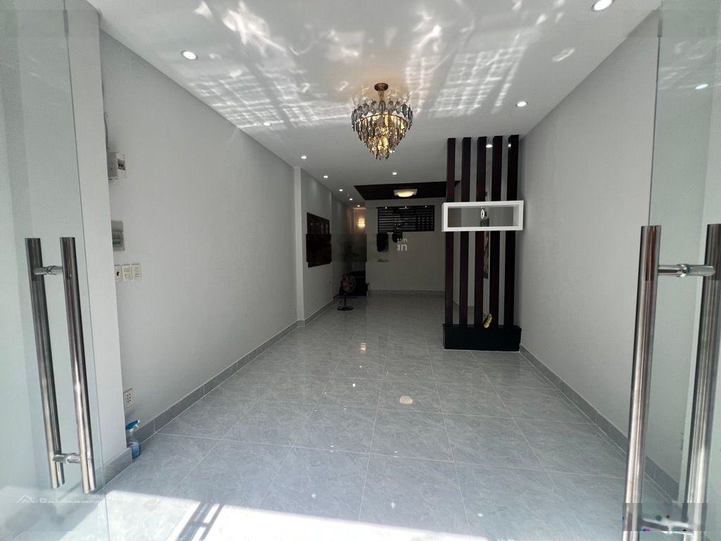 Chính chủ bán gấp, nhà hẻm 490 Nguyễn Tri Phương, P. 9, Q. 10. Giá 13.5 tỷ