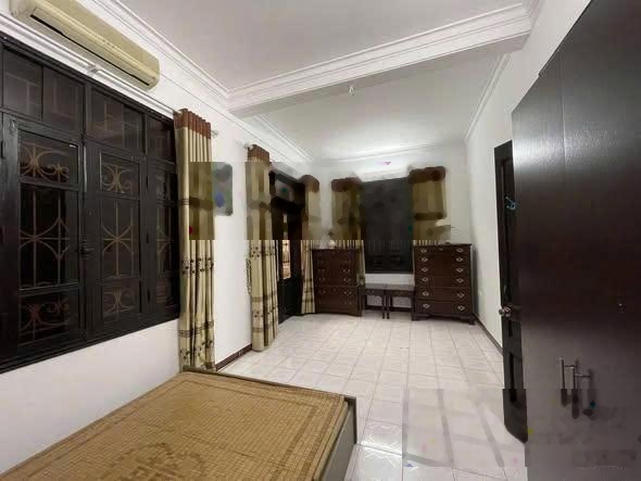 Cho thuê nhà ngõ 61 hoàng cầu 45m x5T ô tô tránh