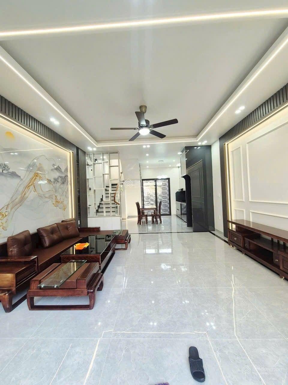 Nhà 3 tầng 63m2 Hùng Vương, Hồng Bàng đẹp long lanh chỉ 3,15 tỷ vị trí trung tâm phường Hùng Vương