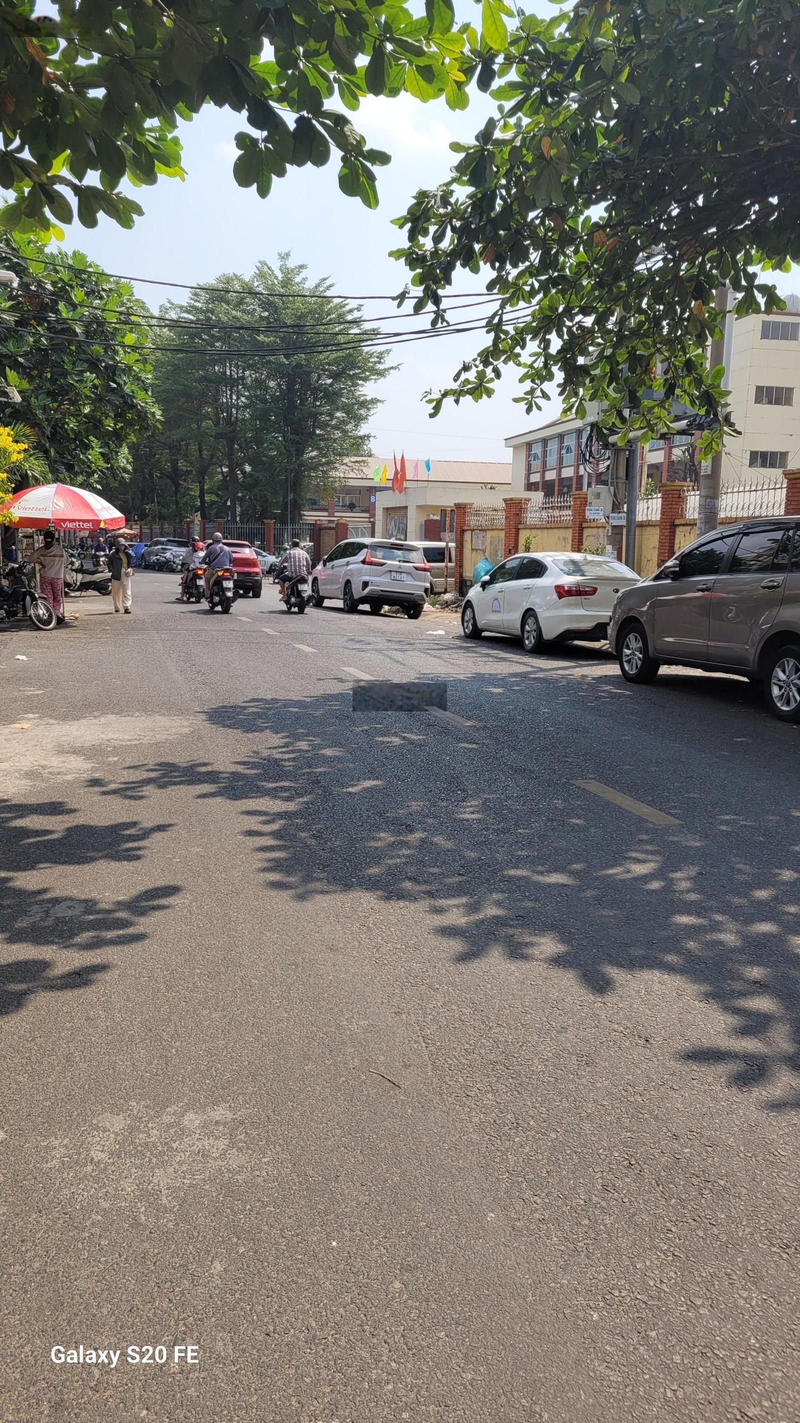 Bán nhà mặt tiền Hà Thị Khéo, ~ 68m2, C4, Trung Mỹ Tây, kinh doanh đỉnh