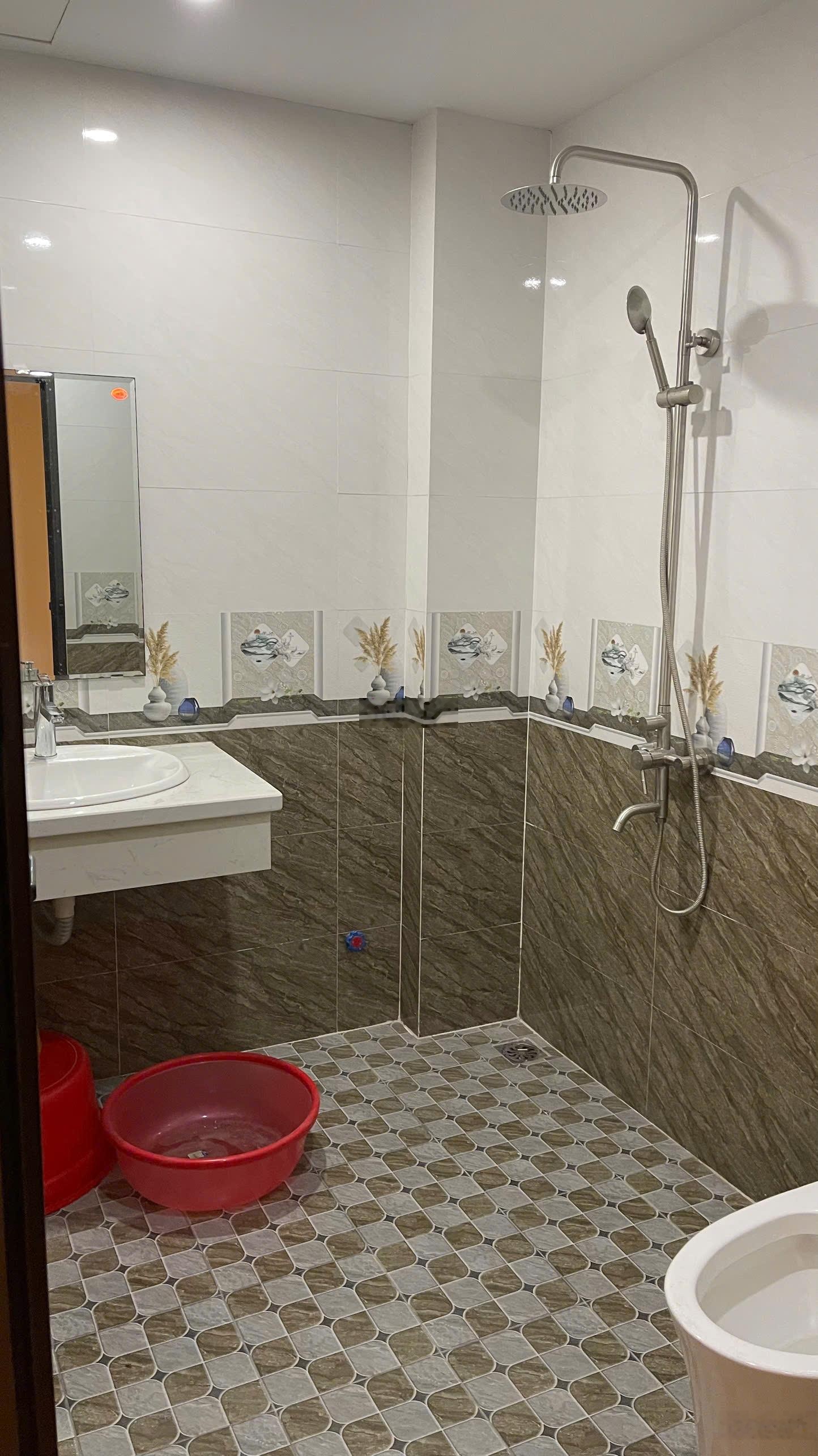 NR TĐC Tu Hoàng gần Đh Công Nghiệp 45mx4 tầng oto đỗ tránh làm Vp và ở