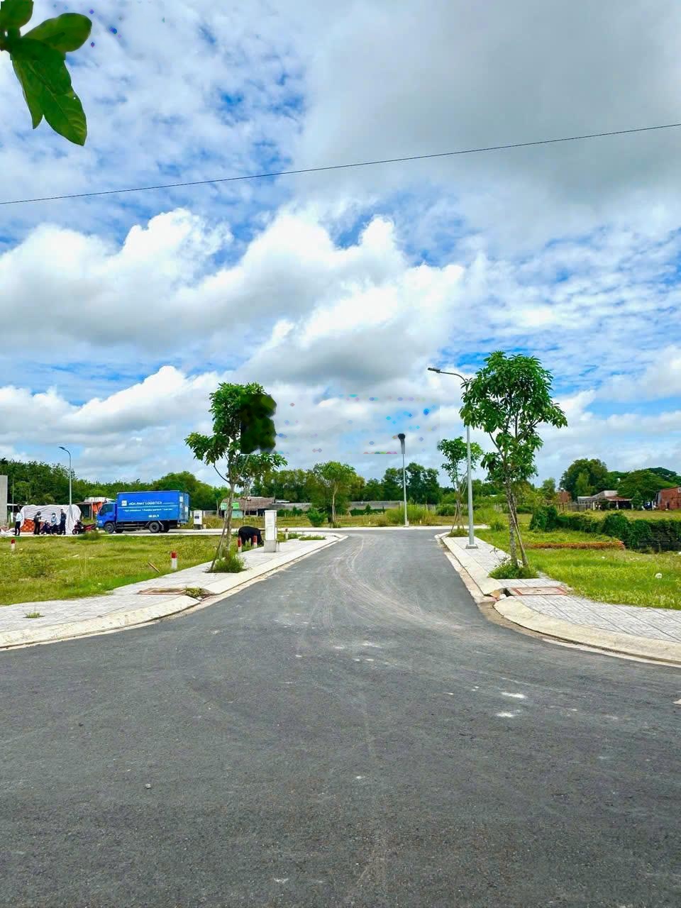 Còn đúng 1 lô 80m2 đường cây da, tân phú trung, củ chi. shr, giá 1 tỷ5. vị trí cực kì tiềm năng