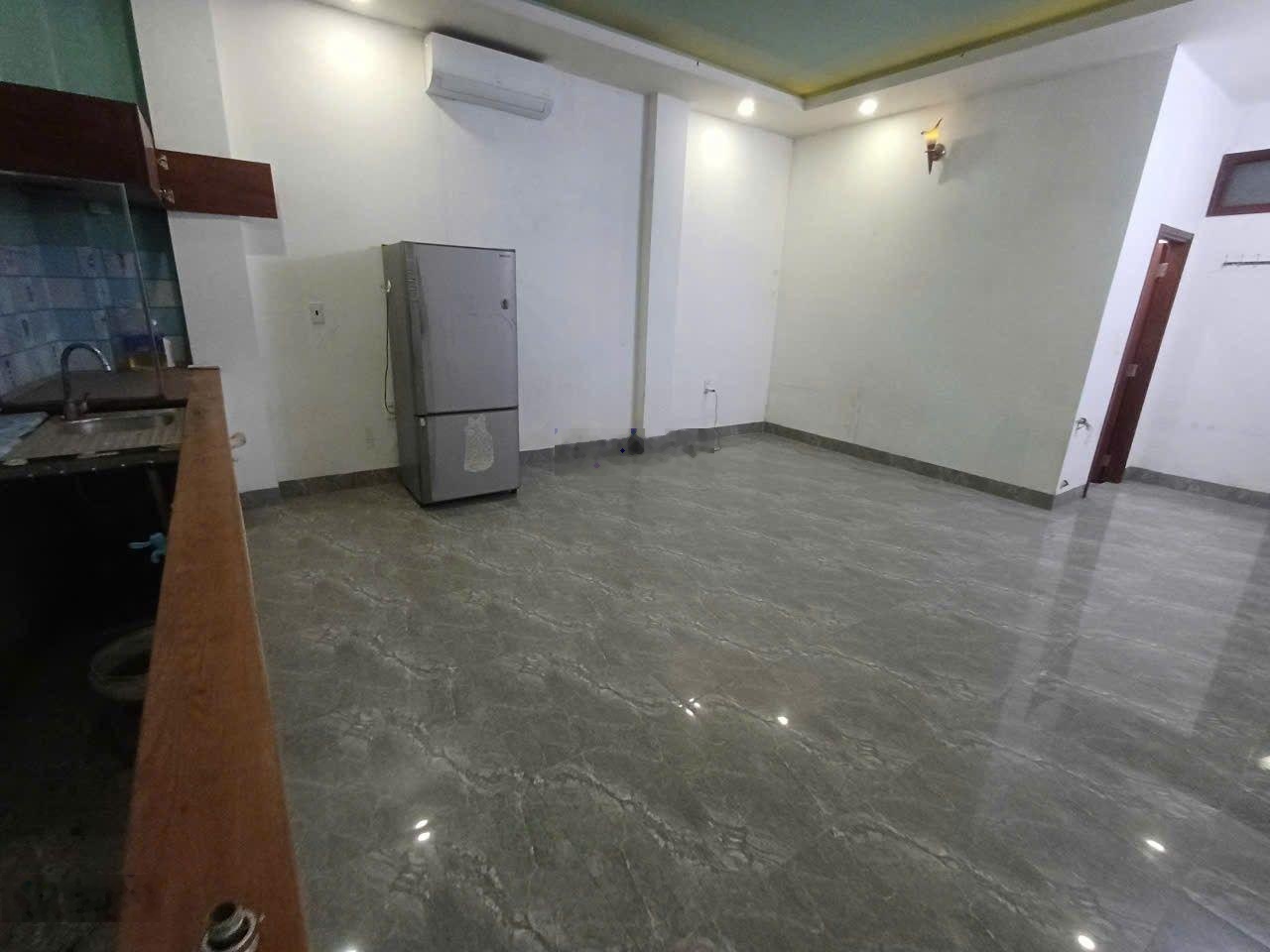 Phòng trọ trệt không gác 35m2. Ngay Cầu Rạch Gia