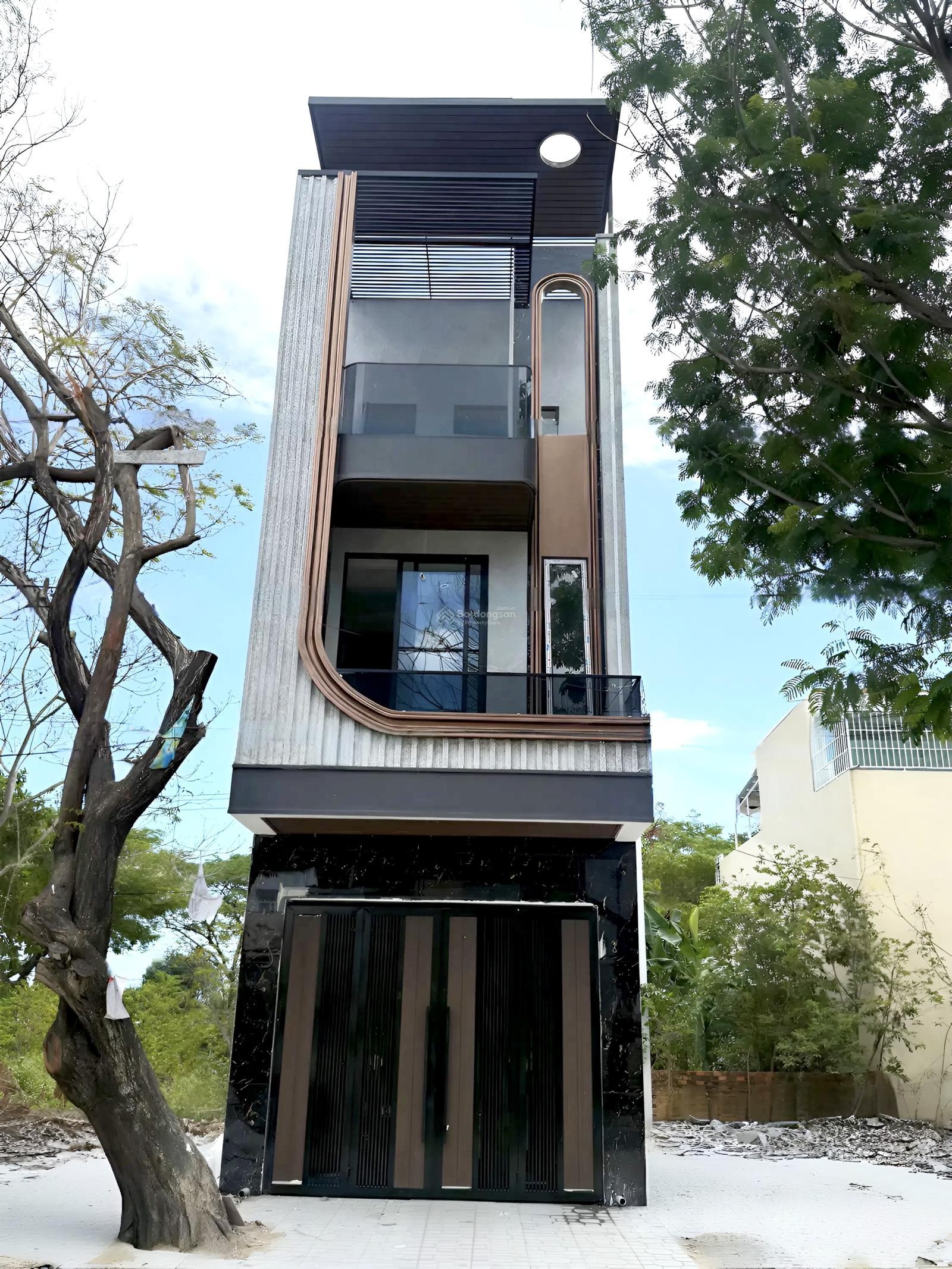 Bán nhà mới xây full nội thất cao cấp đường 13m khu TĐC Đất Lành siêu xịn