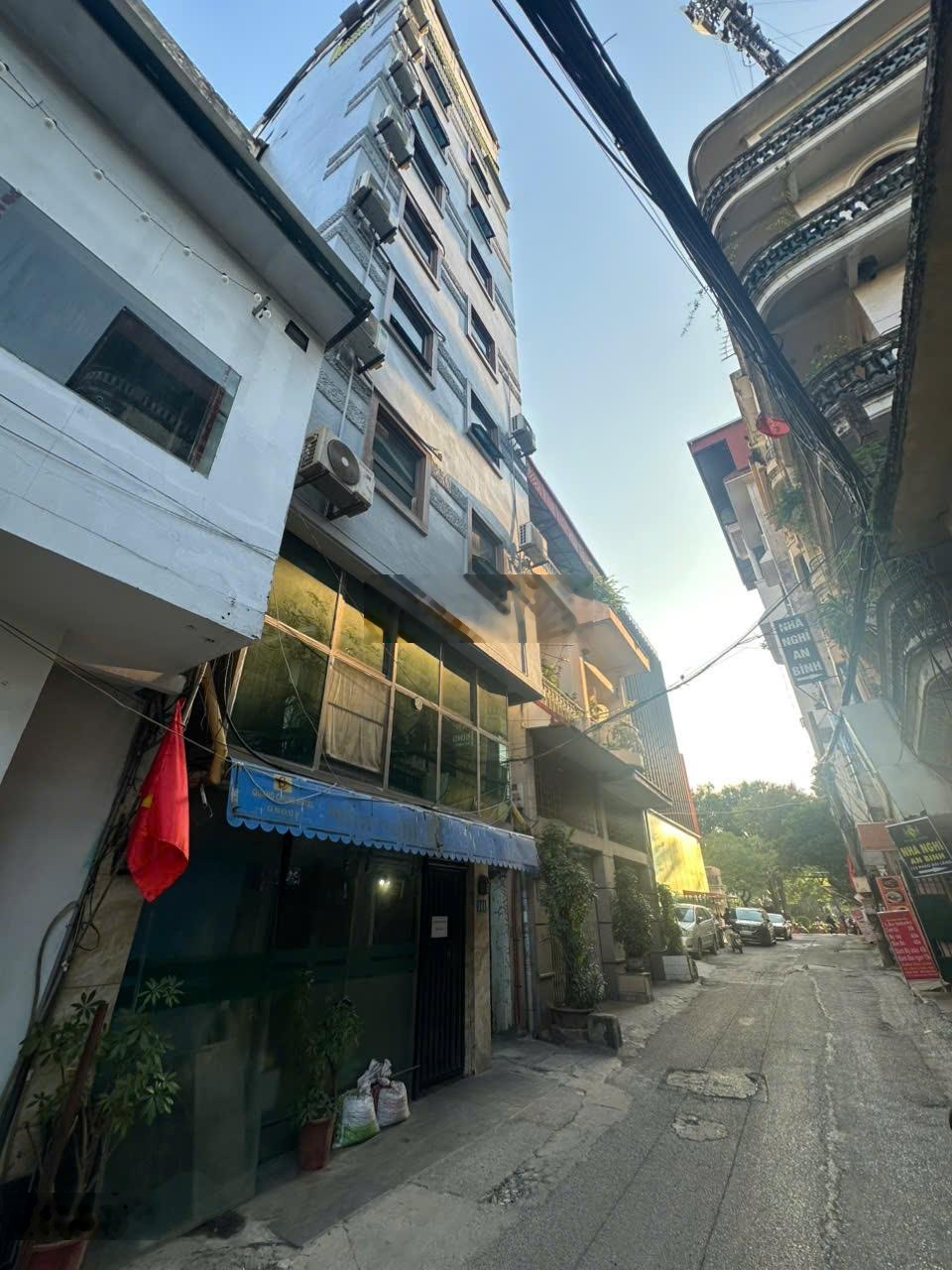 Bán nhà dòng tiền MT5,2m DT 65m2 mặt phố to Pháo Đài Láng