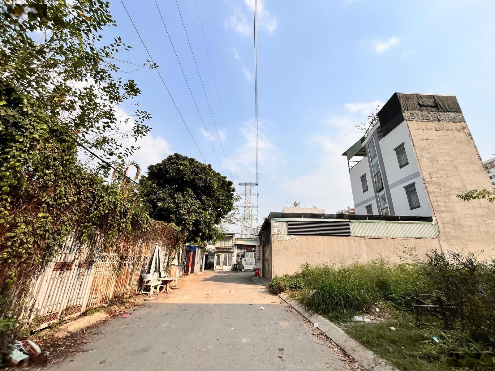 Bán Đất Hẻm Xe Hơi 8m, gần Phạm Văn Đồng. Ngay CC 4S, Linh Đông-116m². Giá 6.8ty.