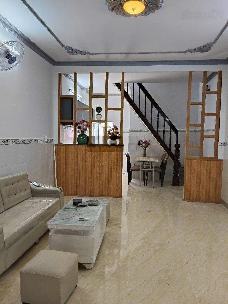 Bán nhà hẻm Lê Văn Khương 52 m2, nhỉnh 4 tỷ, LH Ngà nhà phố Q 12 xem nhà trực tiếp