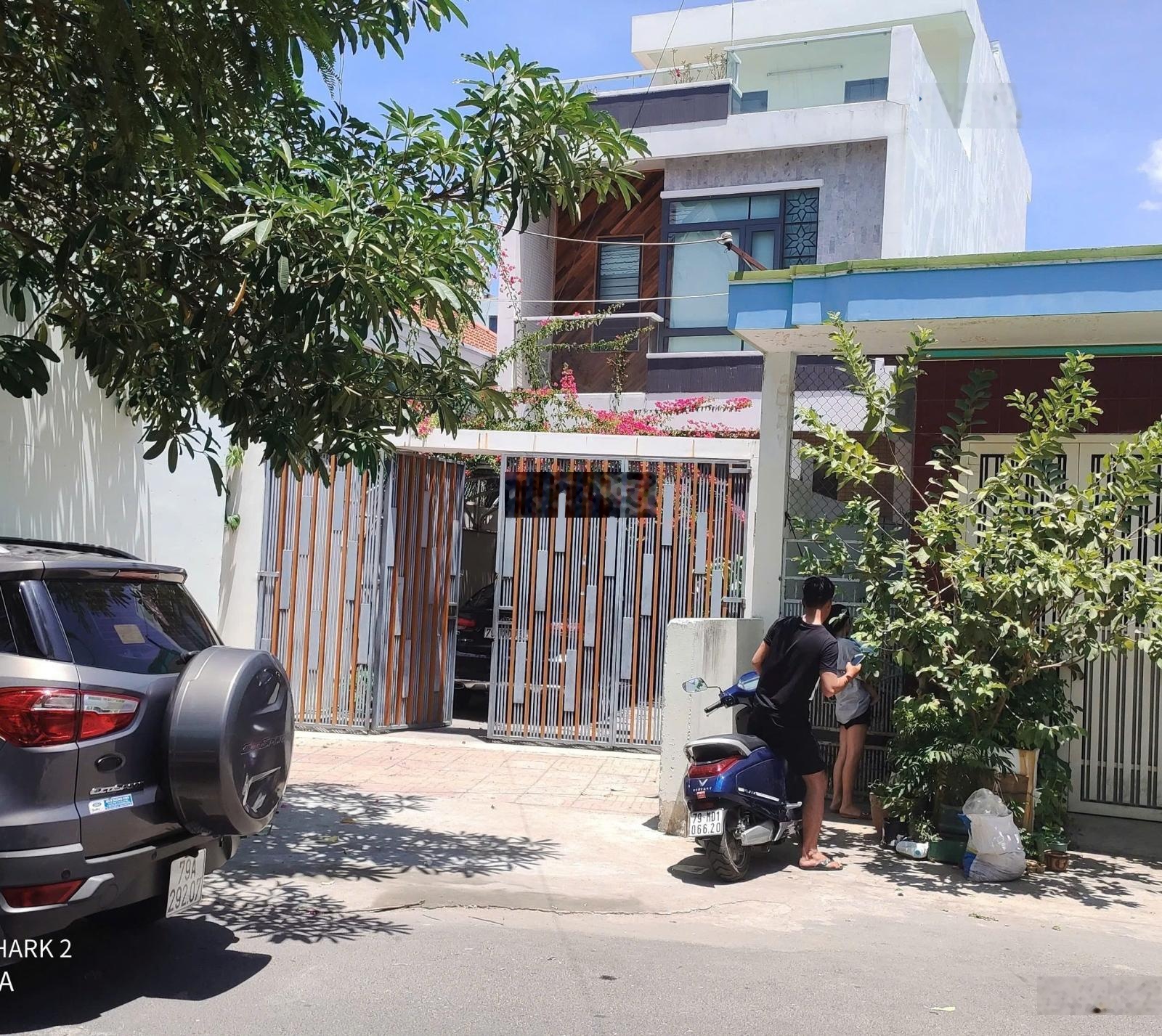 Bán nhà 3 tầng đường Phùng Hưng (16m) TTTP Nha Trang, gần biển, gần chợ.