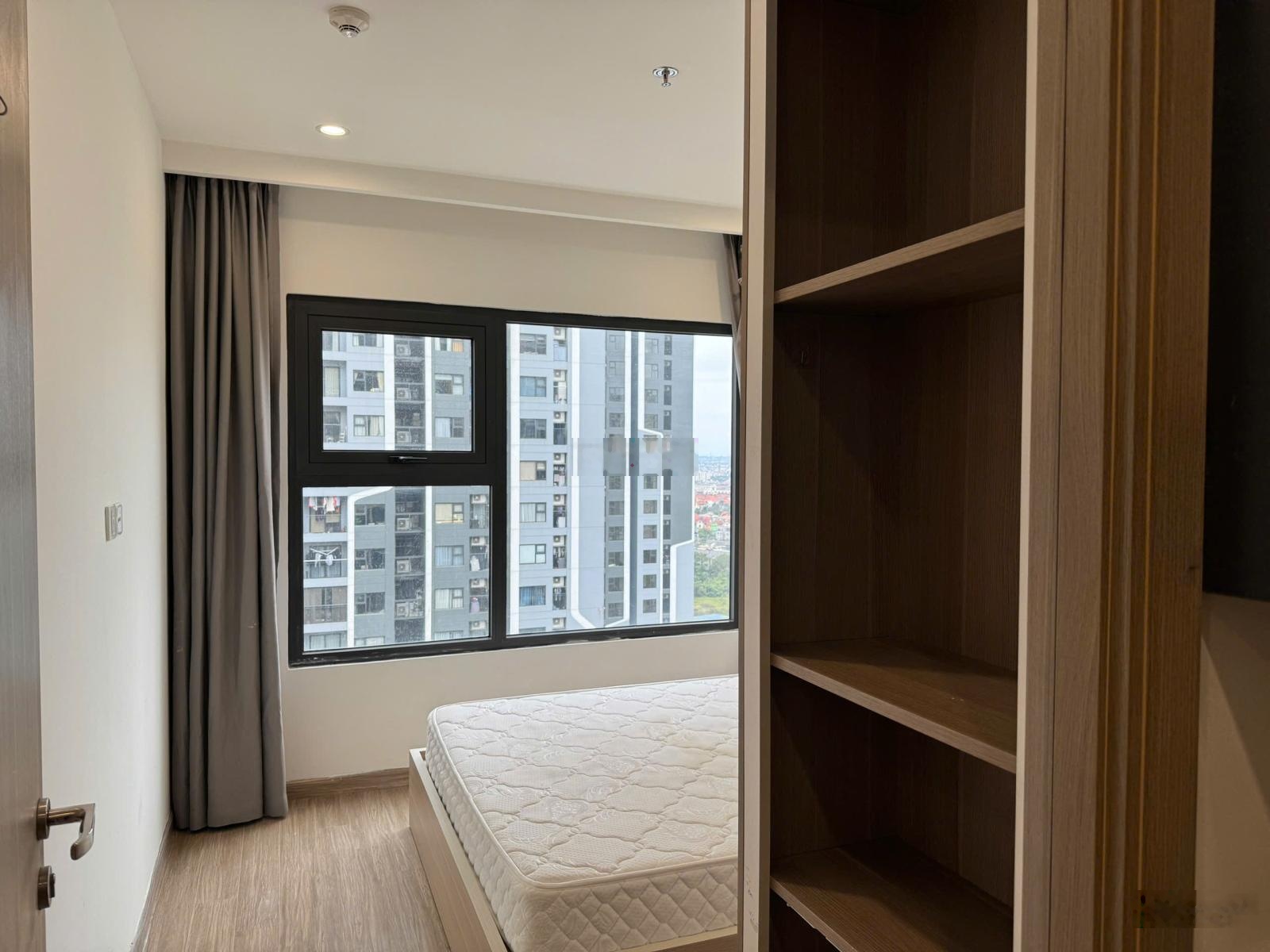 Cắt Lỗ! Bán nhanh 2n1vs đủ nội thất đẹp 55m2 chỉ 4.8 tỷ tại Shaphire Vinhome Smart City, tầng trung