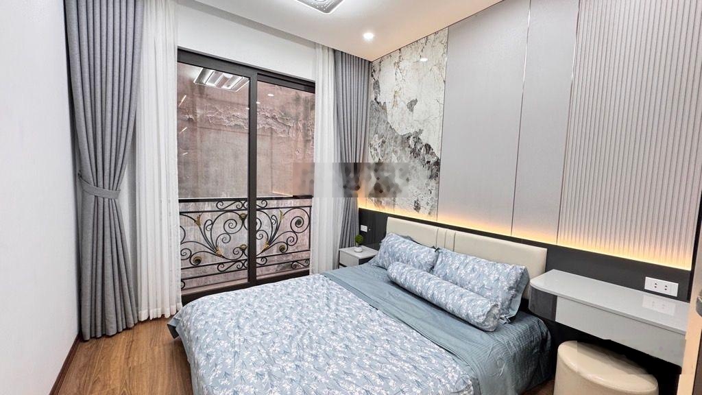 Hơn 9 tỷ - 38m - nhà đẹ.p 4 tầng lung linh - nội thất xị n xò ngõ rộng, trong khu d