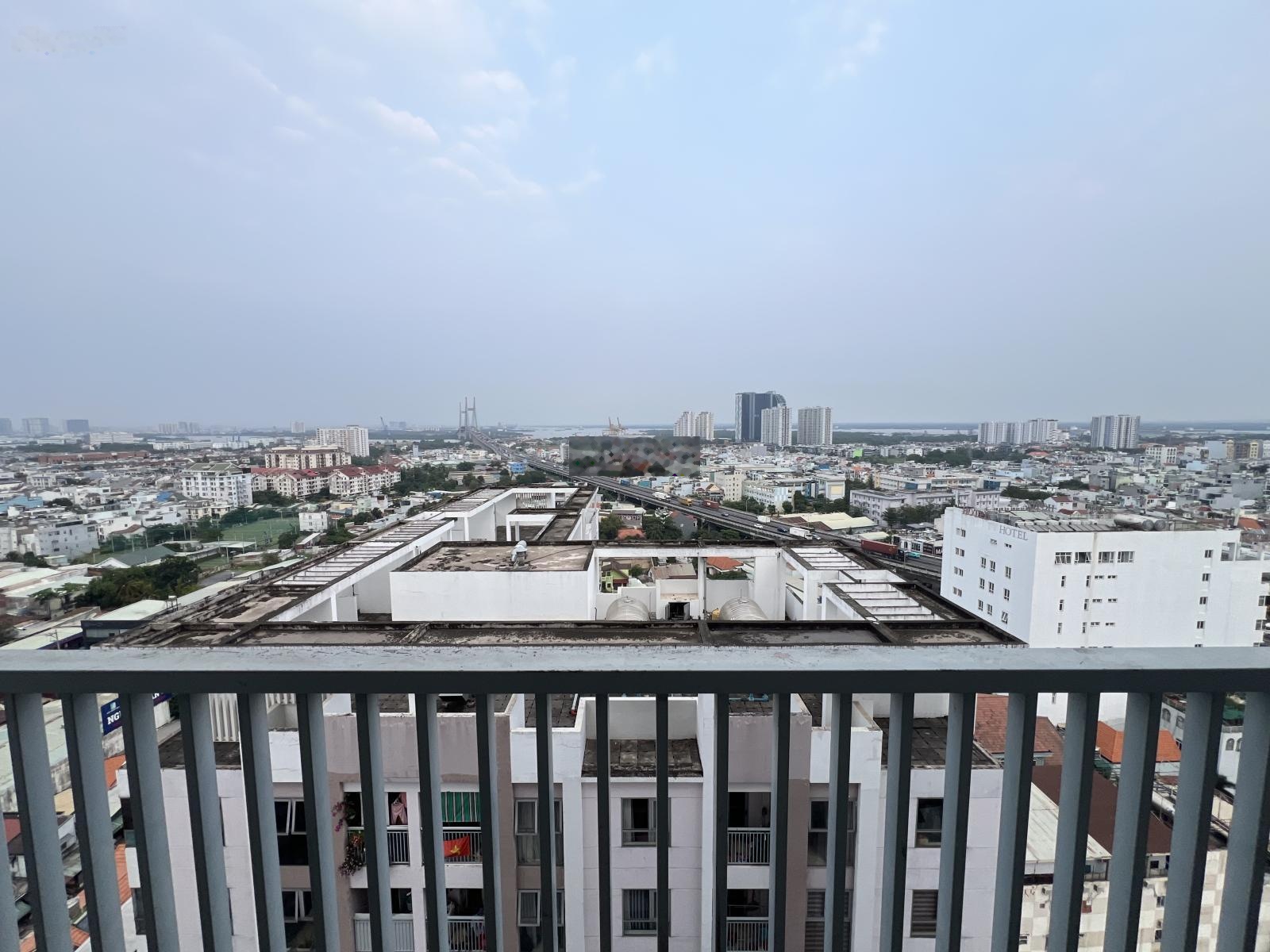 Cho thuê căn hộ Luxcity, 12,5 triệu, 82m2, 2PN, 2WC, view đẹp
