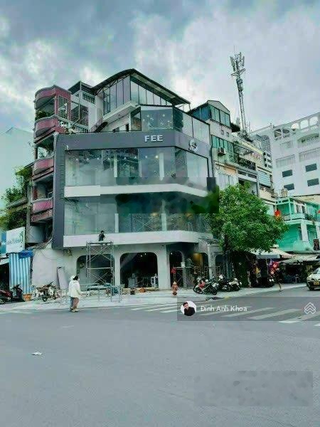 Tin thật! Chủ cần bán nhà góc 2 mặt tiền có hợp đồng thuê cao mặt tiền đường Cô Giang quận 1. 32 tỷ