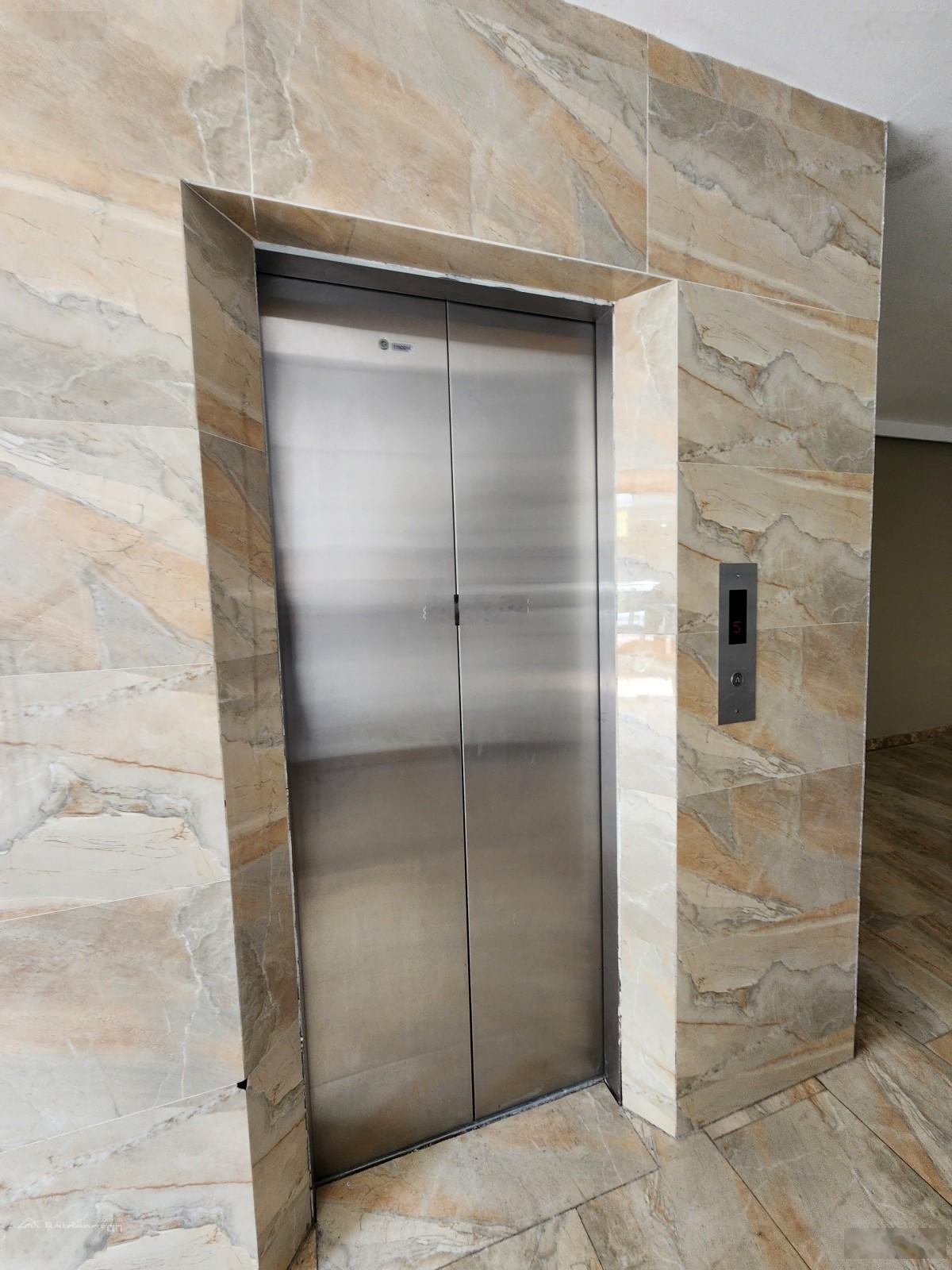 Bán Căn hộ dịch vụ Thụy Khuê 65m2 6 Tầng Mặt tiền 4m hơn 15 tỷ 10PN Full NộiThất Gần HồTây ThangMáy