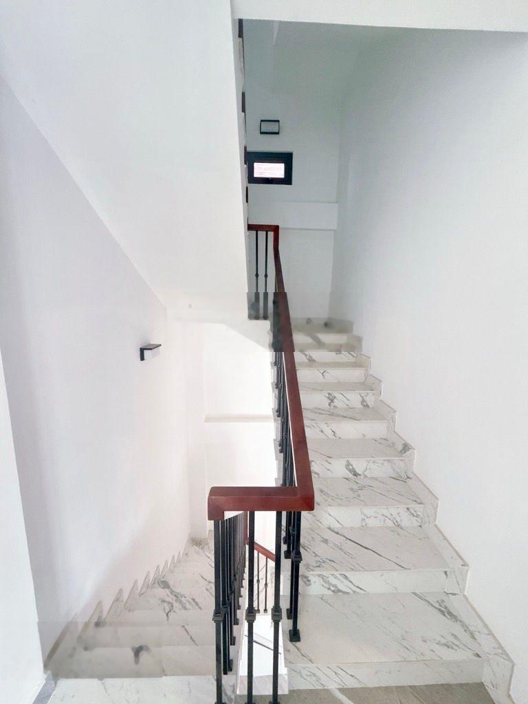 Hàng thơm bình tân - hẻm xe tải - khu phân lô - 50m2 - nhà 5 tầng btct - giá 7 tỷ thương lượng