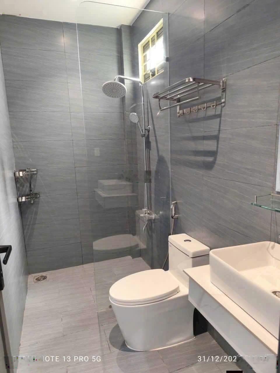 Nhà mới xây đẹp 2 tầng, 2 mặt tiền trước sau thoáng mát, hẻm ô tô hải đức, nha trang chỉ 4 tỷ 5