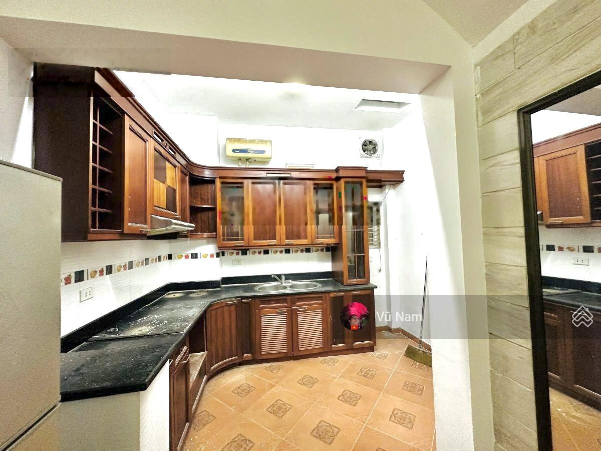 - Bán nhà Vũ Ngọc Phan, Ba Gác Đỗ Cửa, Ô Chờ Thang Máy, Dân xây, Thoáng Sáng, DT 55m2 Giá 14 tỷ TL