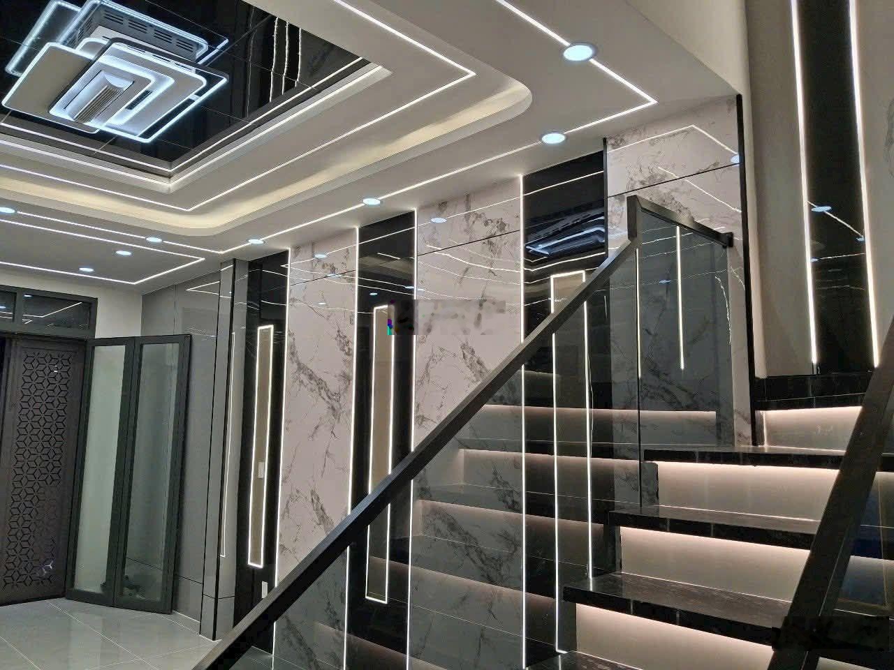 Nhà ngay Metro Bình Thái ô tô ngủ trong nhà 90m2 giá 8 tỷ