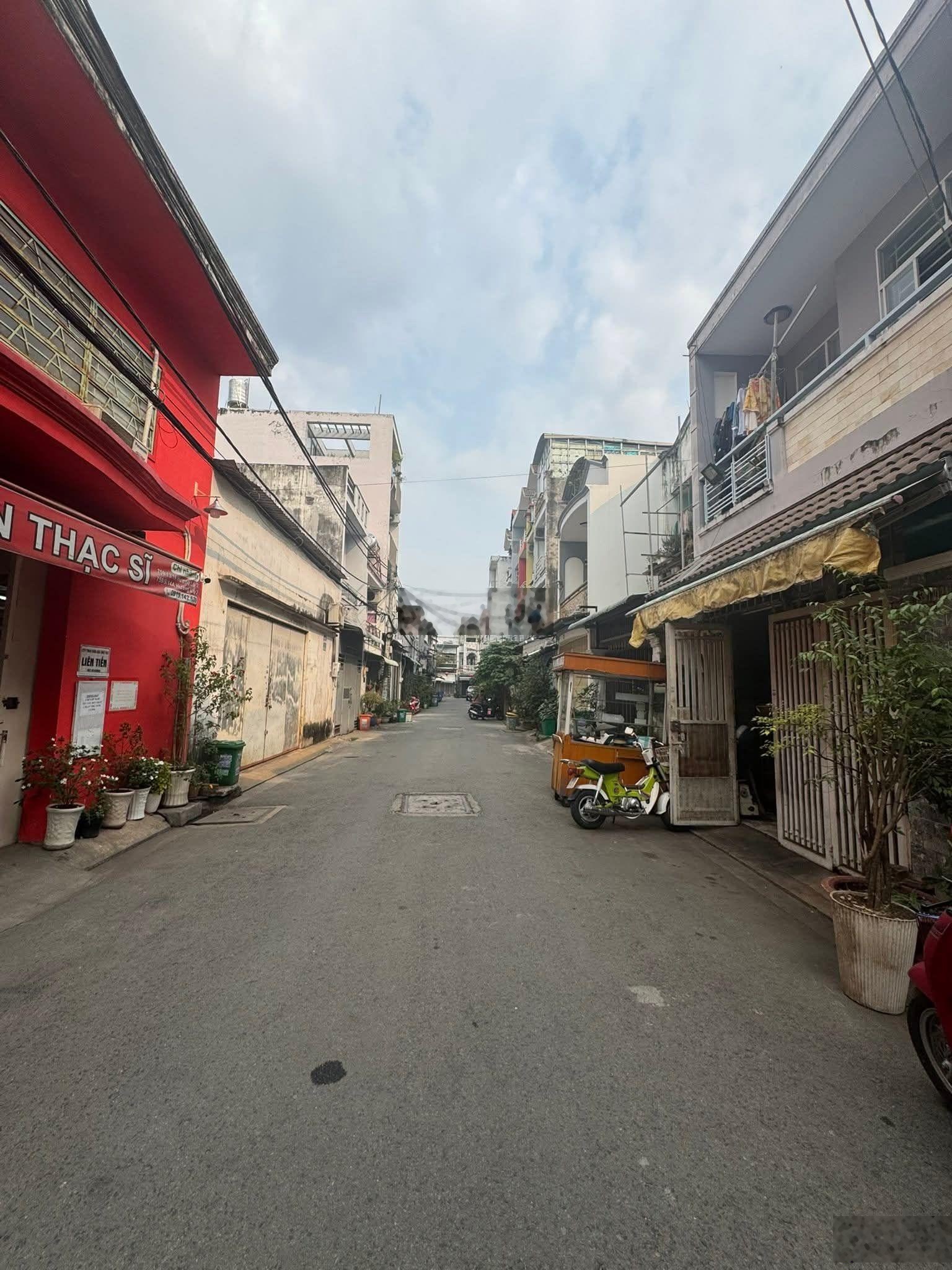 Mặt tiền kinh doanh hương lộ 2 chiến lược - 3 tầng 60m2 sát aeon mall - chỉ 6.7 tỷ