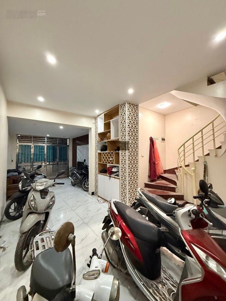 Bán nhà Bách Kinh Xây - đường Bạch Mai, dân tự xây 45m, 6 tầng