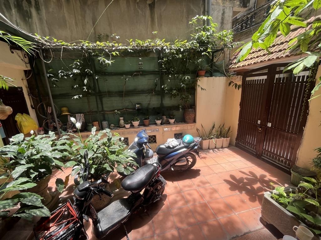 Bán nhà riêng 4 tầng , 104m2 tại thuỵ khuê