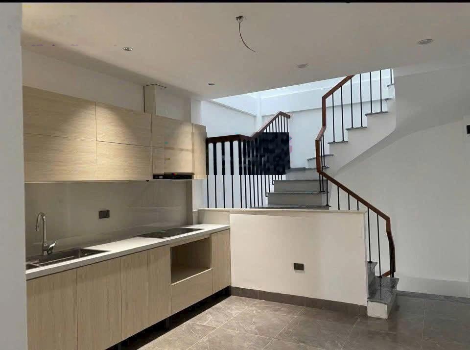 Nhà mới hoàn thiện Thanh Trì, gần KĐT Tứ Hiệp, 5 tầng, ngõ to, sổ đỏ giao dịch ngay