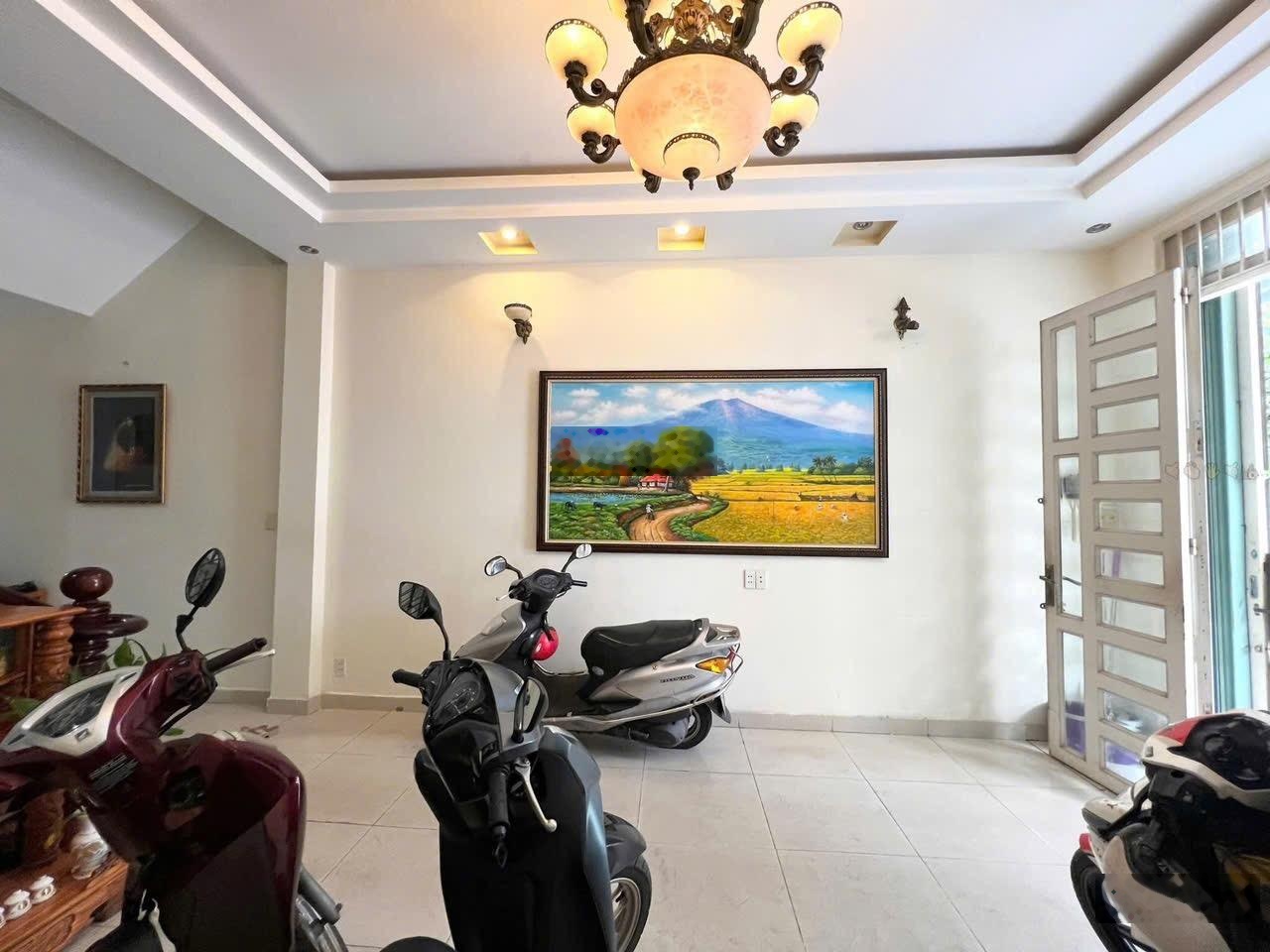 5 tỷ - hẻm xe hơi 70m2 - ngang 5 - gần lotte q7