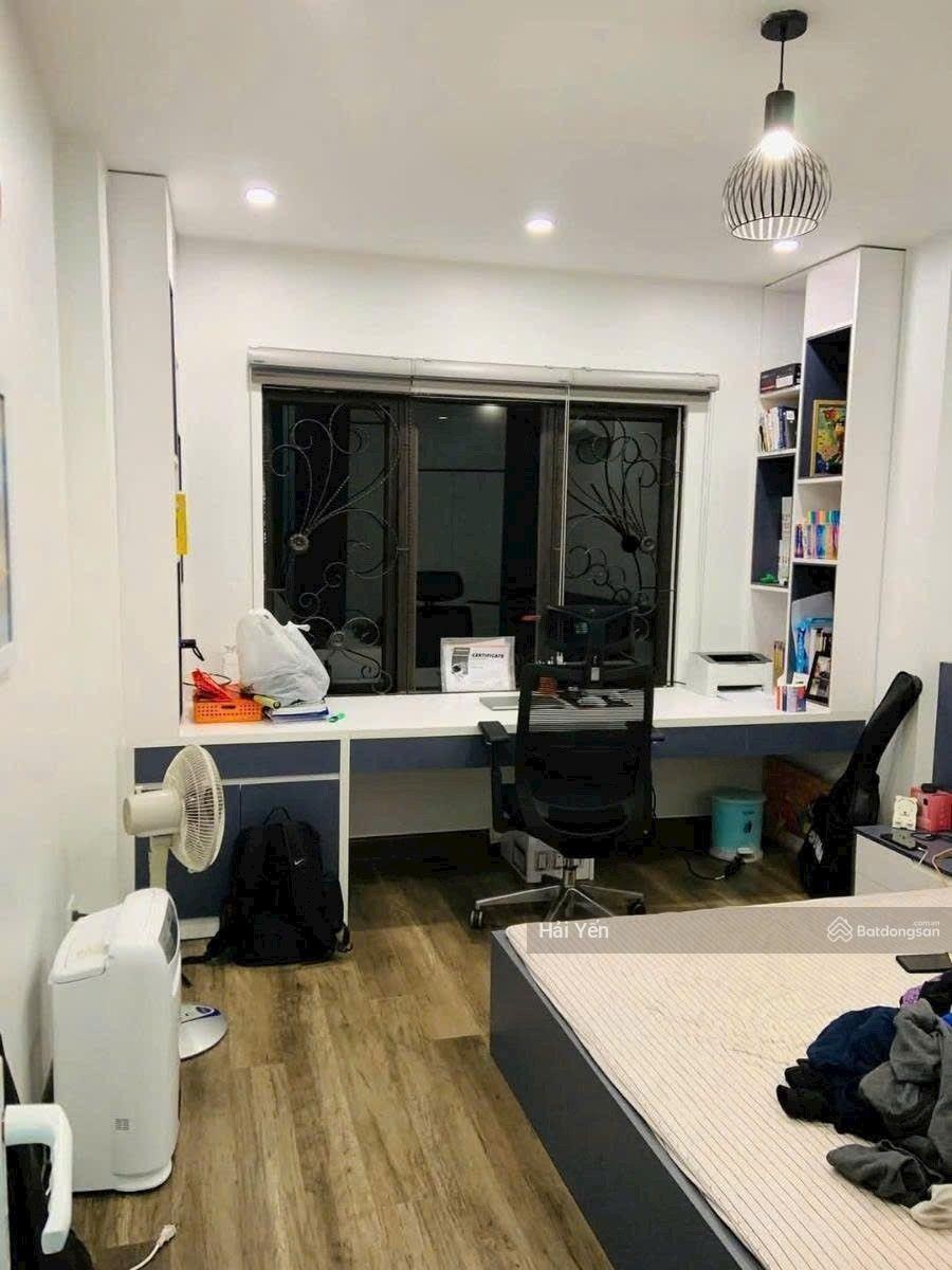 Bán nhà Cầu Giấy - Ngõ phân lô - Ô tô đỗ cửa - 6 tầng nhà đẹp xách vali về ở - giá 10.6 tỷ