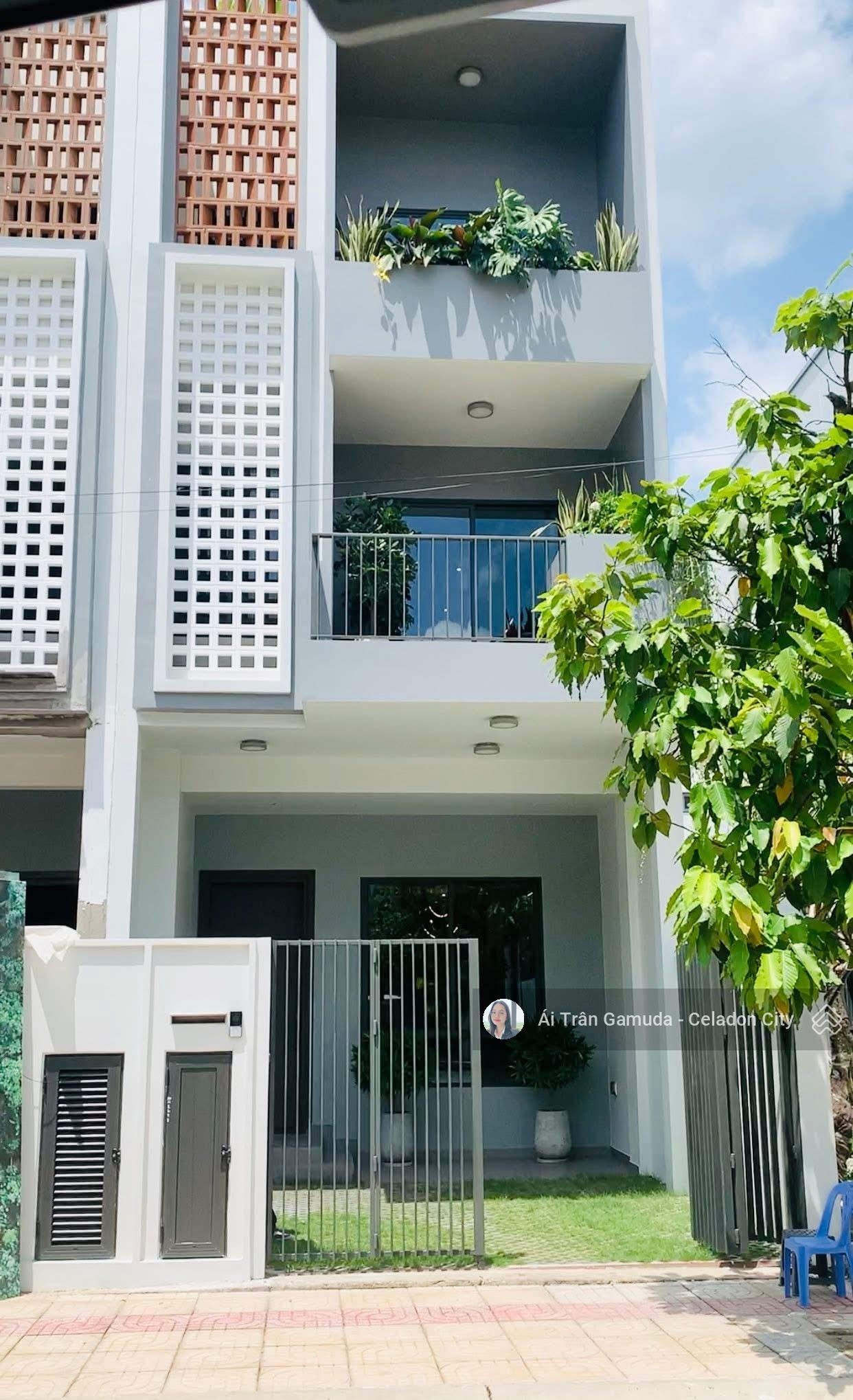 Bán lỗ giá HD 400tr còn 6,6 tỷ căn nhà phố The Meadow Bình Chánh. Căn rẻ nhất thị trường