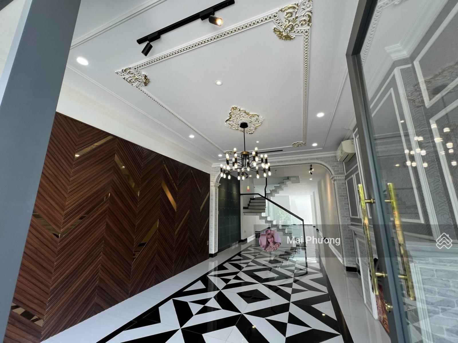 Chính chủ cần bán căn nhà mặt tiền Võ Văn Kiệt -88m2- 3PN,1 showroom giá 6.x tỷ