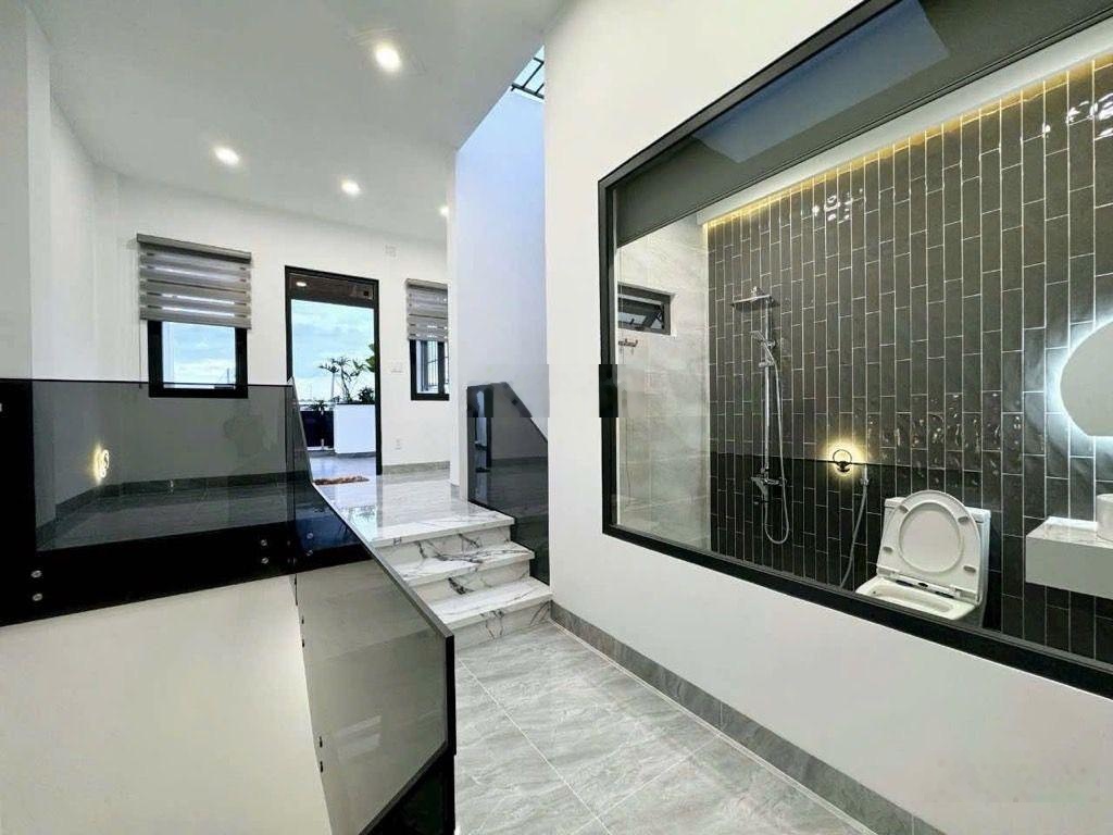 Đẹp nhất q7 - 85m2 - 4 tầng - xe hơi - cạnh lotte quận 7 - chỉ 8 tỷ